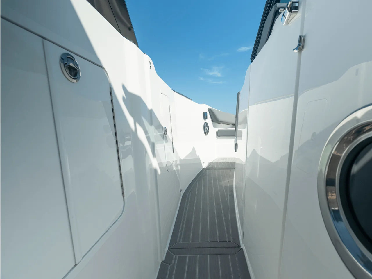 2026 Cruisers Yachts 38 GLS Outboard 38.0 feet, Inuvik, Northwest Territories #84