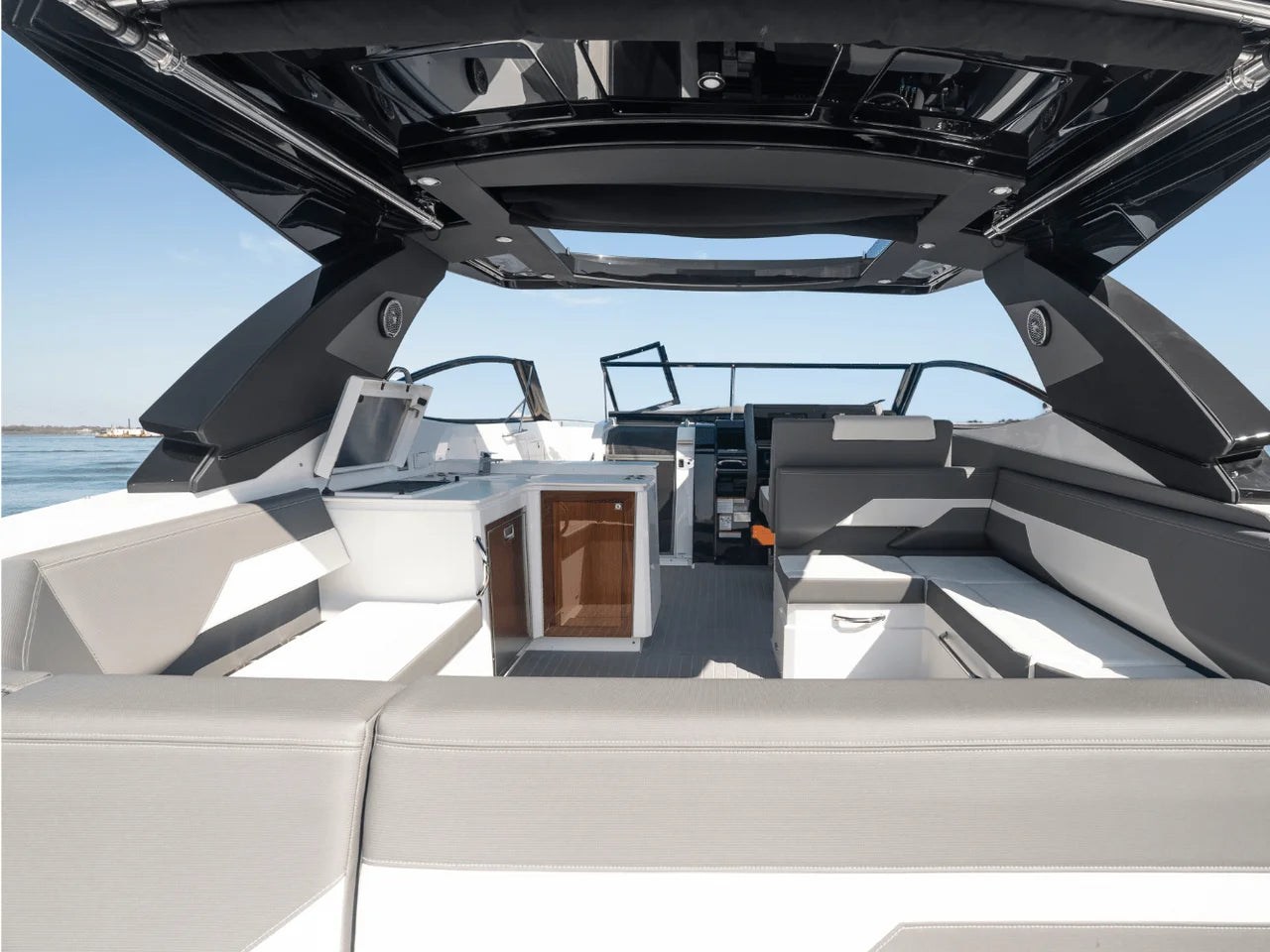 2026 Cruisers Yachts 38 GLS Outboard 38.0 feet, Inuvik, Northwest Territories #70