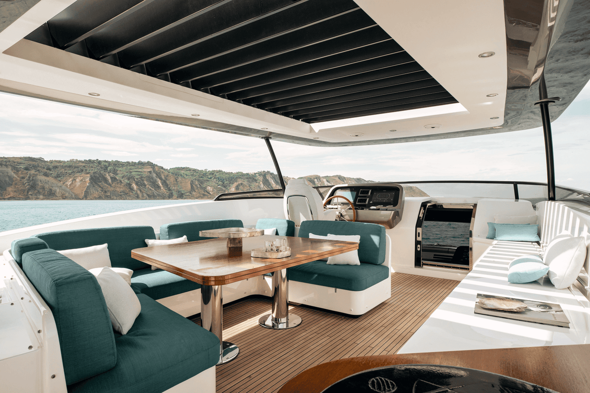 2027 Azimut Magellano 66 66.0 feet, Inuvik, Northwest Territories #12