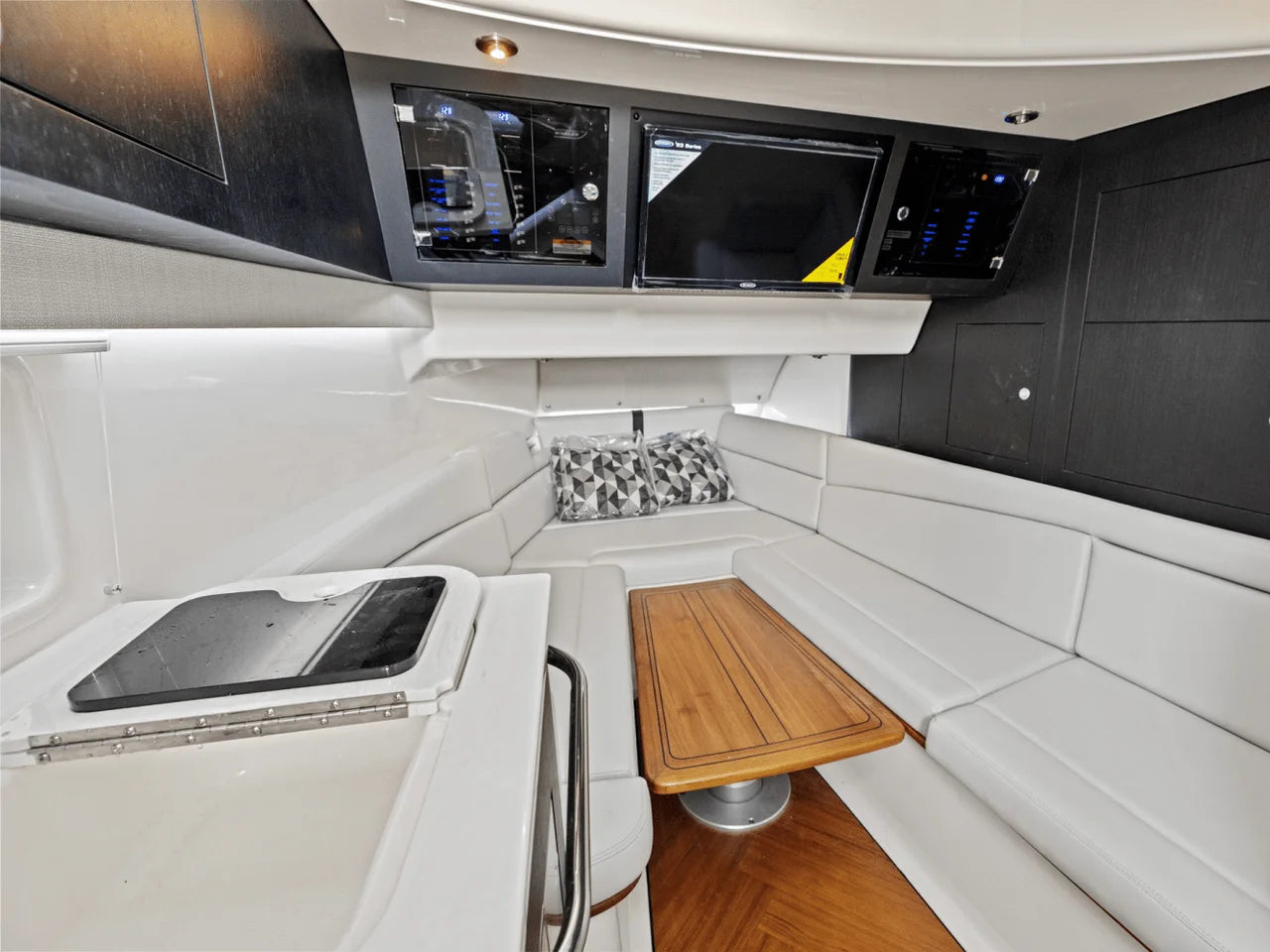 2025 Boston Whaler 380 Realm 38.0 feet, Quincy, MA #34