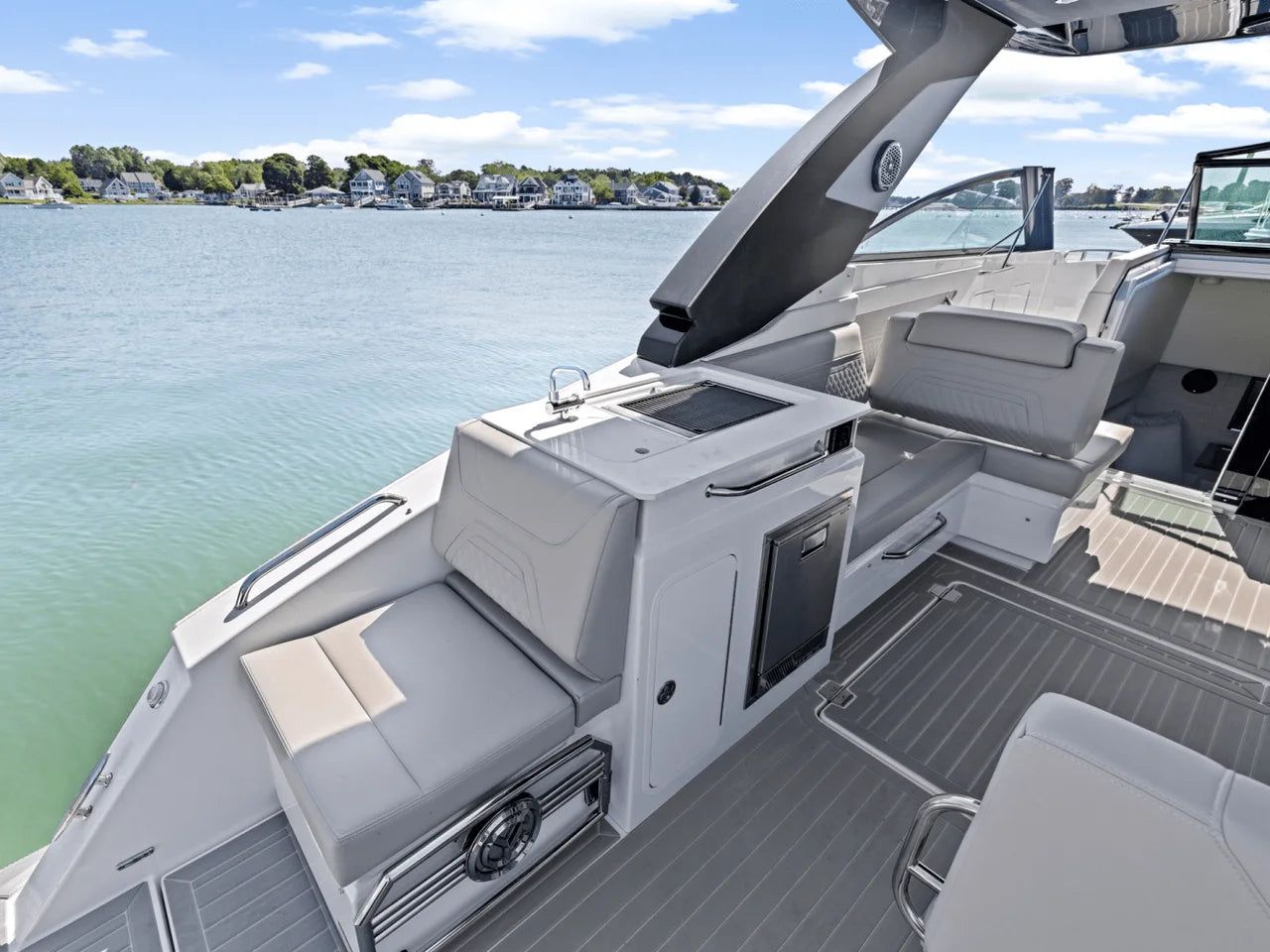 2026 Cruisers Yachts 34 GLS Outboard 34.0 feet, Danvers, Massachusetts #9