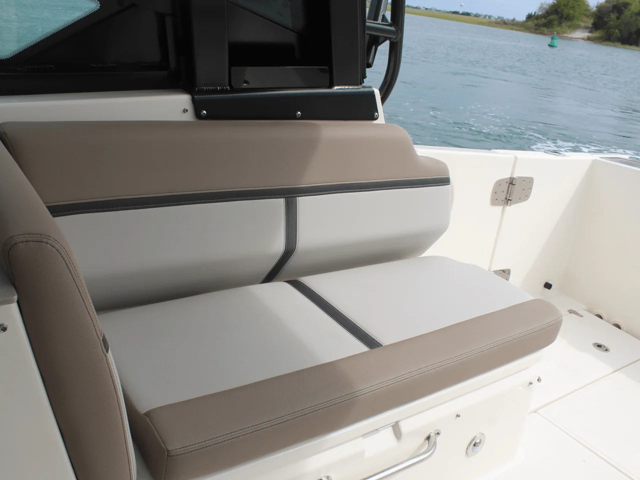 2026 Boston Whaler 330 Vantage 33.0 feet, Wrightsville Beach, North Carolina #38