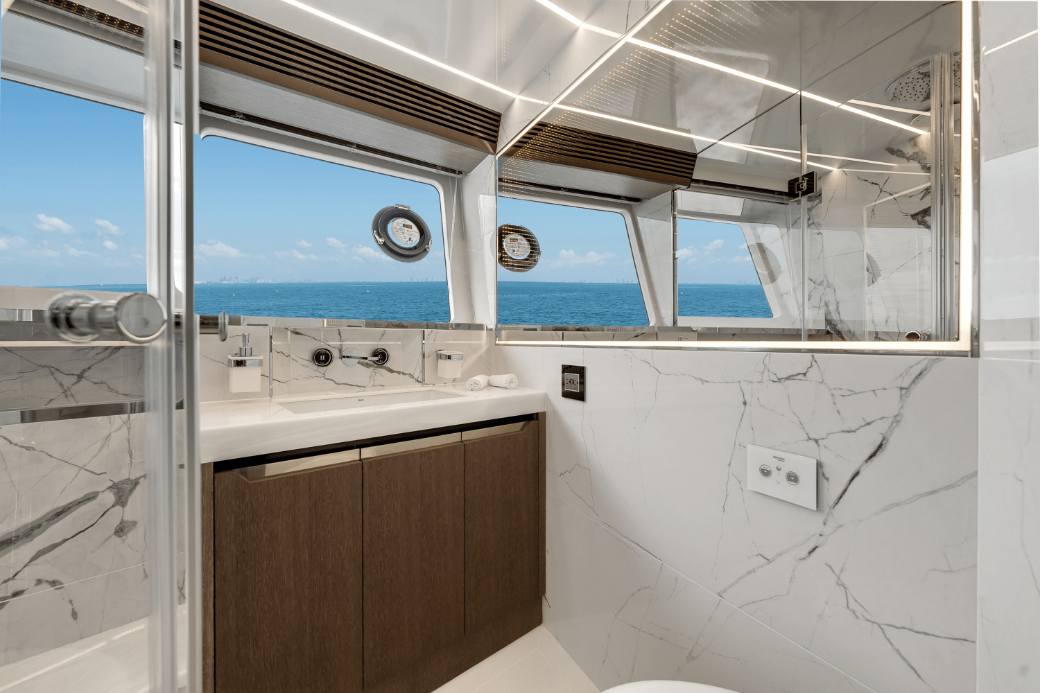 2026 Galeon 800 FLY 83.0 feet, Inuvik, Northwest Territories #39