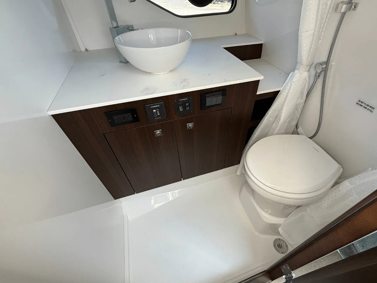 2026 Cruisers Yachts 38 GLS 37.0 feet, Lake Ozark, MO #48