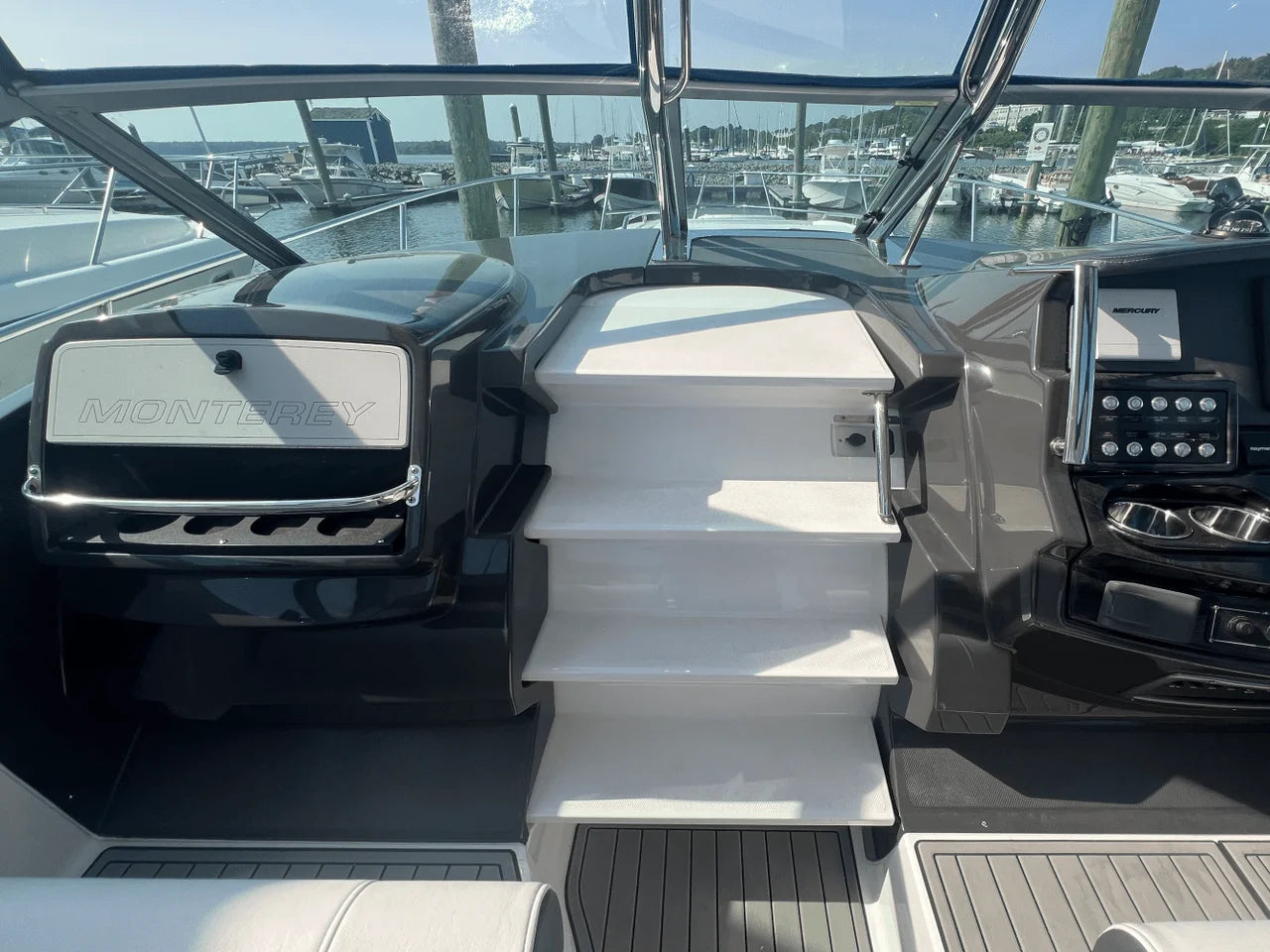 2021 Monterey 335 SPORT YACHT 33.0 feet, Wakefield, RI #28