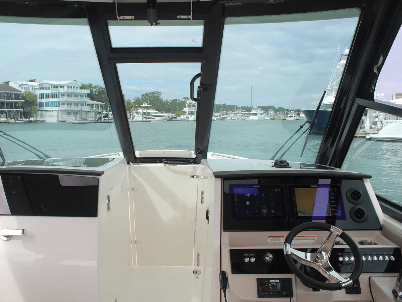 2026 Boston Whaler 330 Vantage 33.0 feet, Wrightsville Beach, North Carolina #56
