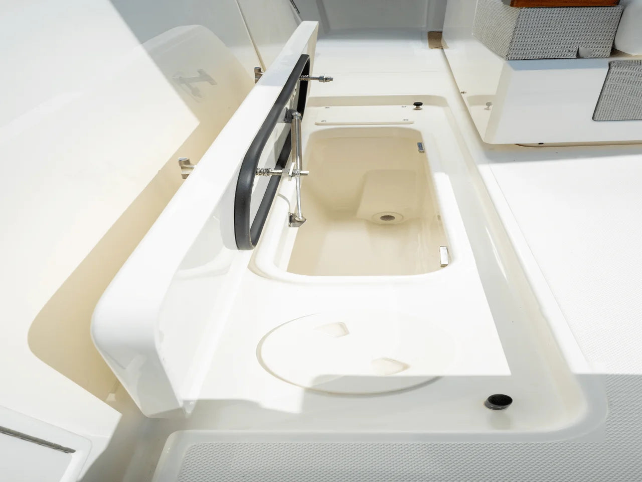 2025 Tiara Yachts LS 38 38.0 feet, Inuvik, Northwest Territories #15