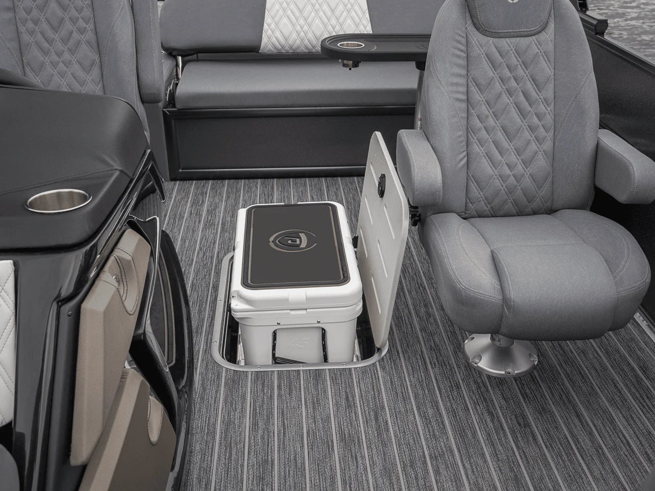 2026 Premier 230 Intrigue 23.0 feet, Inuvik, Northwest Territories #16