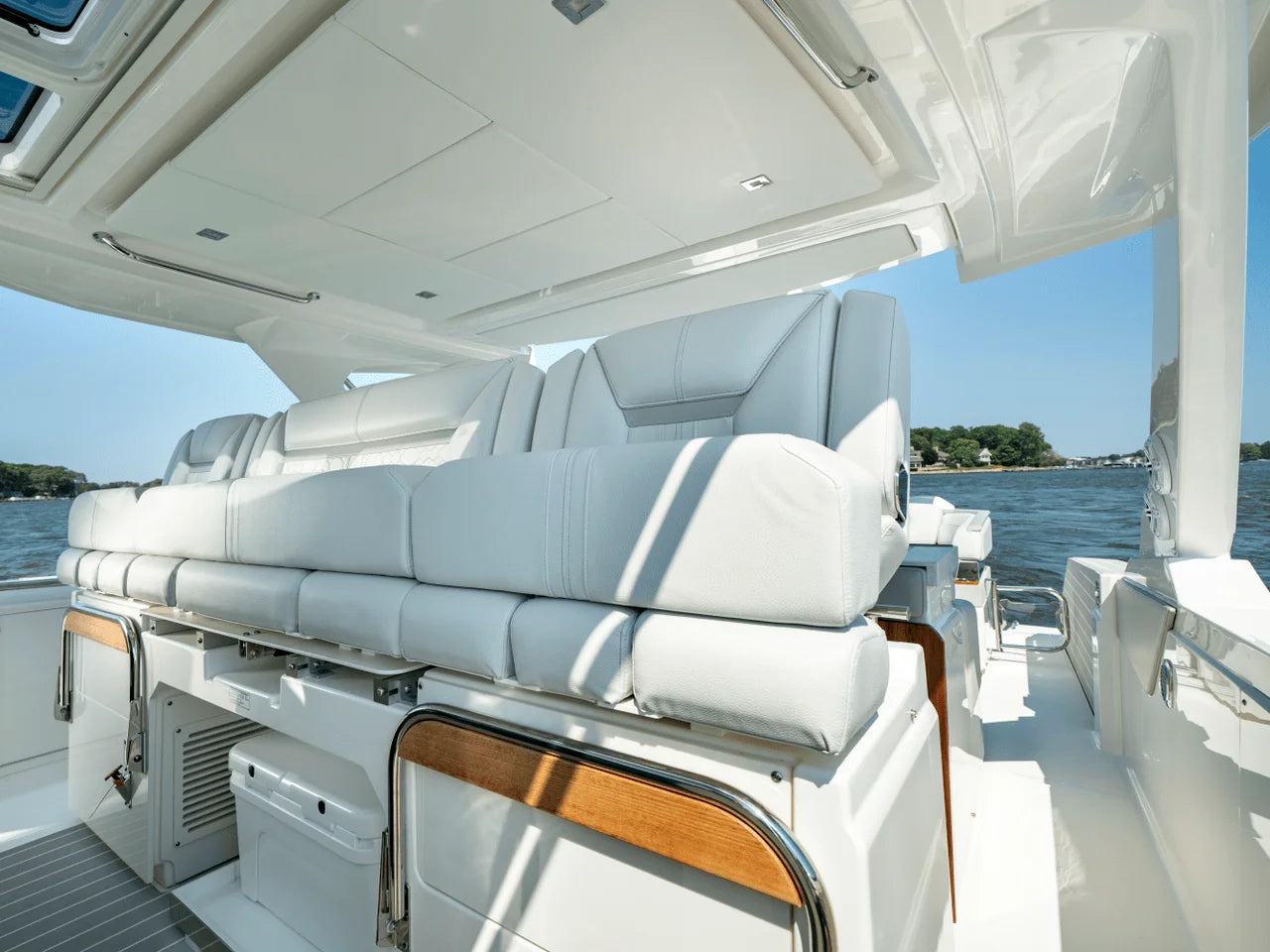 2025 Tiara Yachts LS 43 43.0 feet, Inuvik, Northwest Territories #51