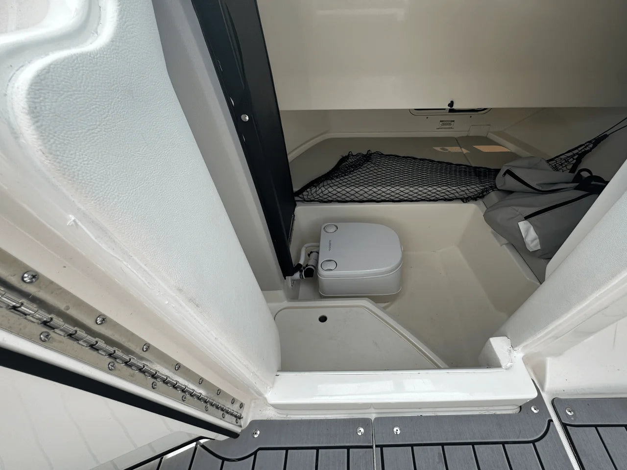 2020 Sea Ray 250SDX OB 25.0 feet, Quincy, MA #24