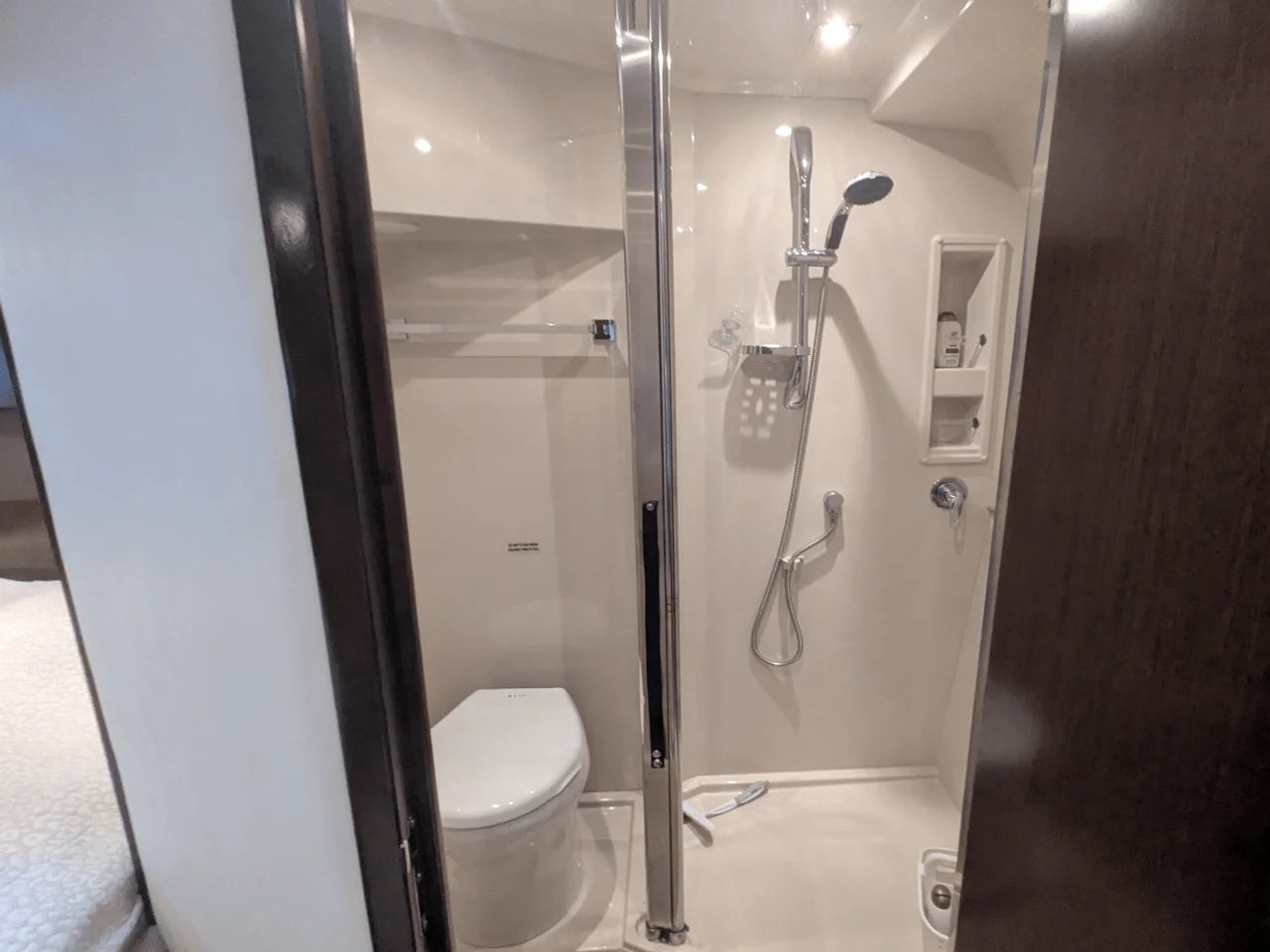 2013 Cruisers Yachts 48 CANTIUS 48.0 feet, Baltimore, MD #59