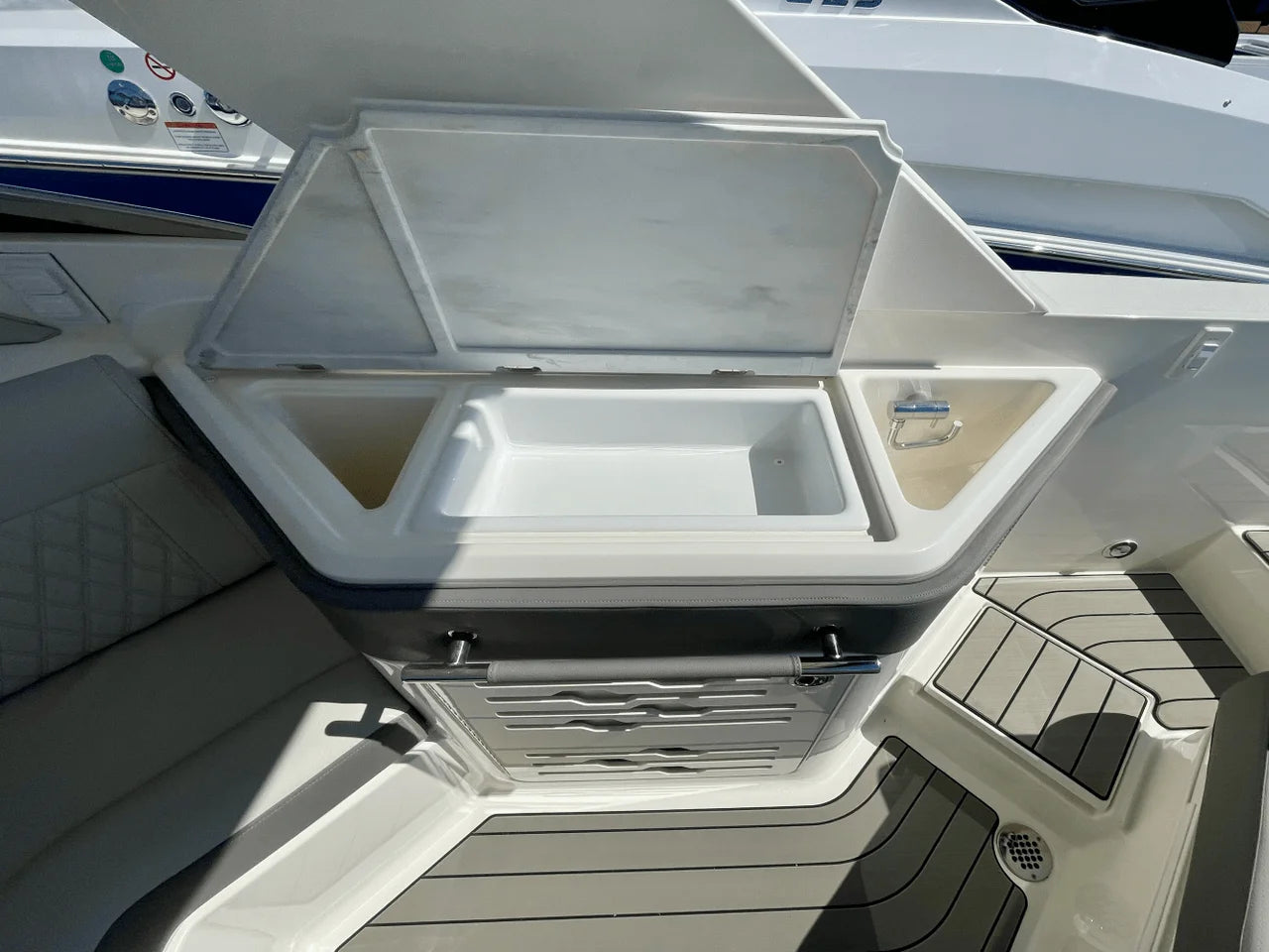 2026 Sea Ray SLX 310 Outboard 31.0 feet, Danvers, Massachusetts #11