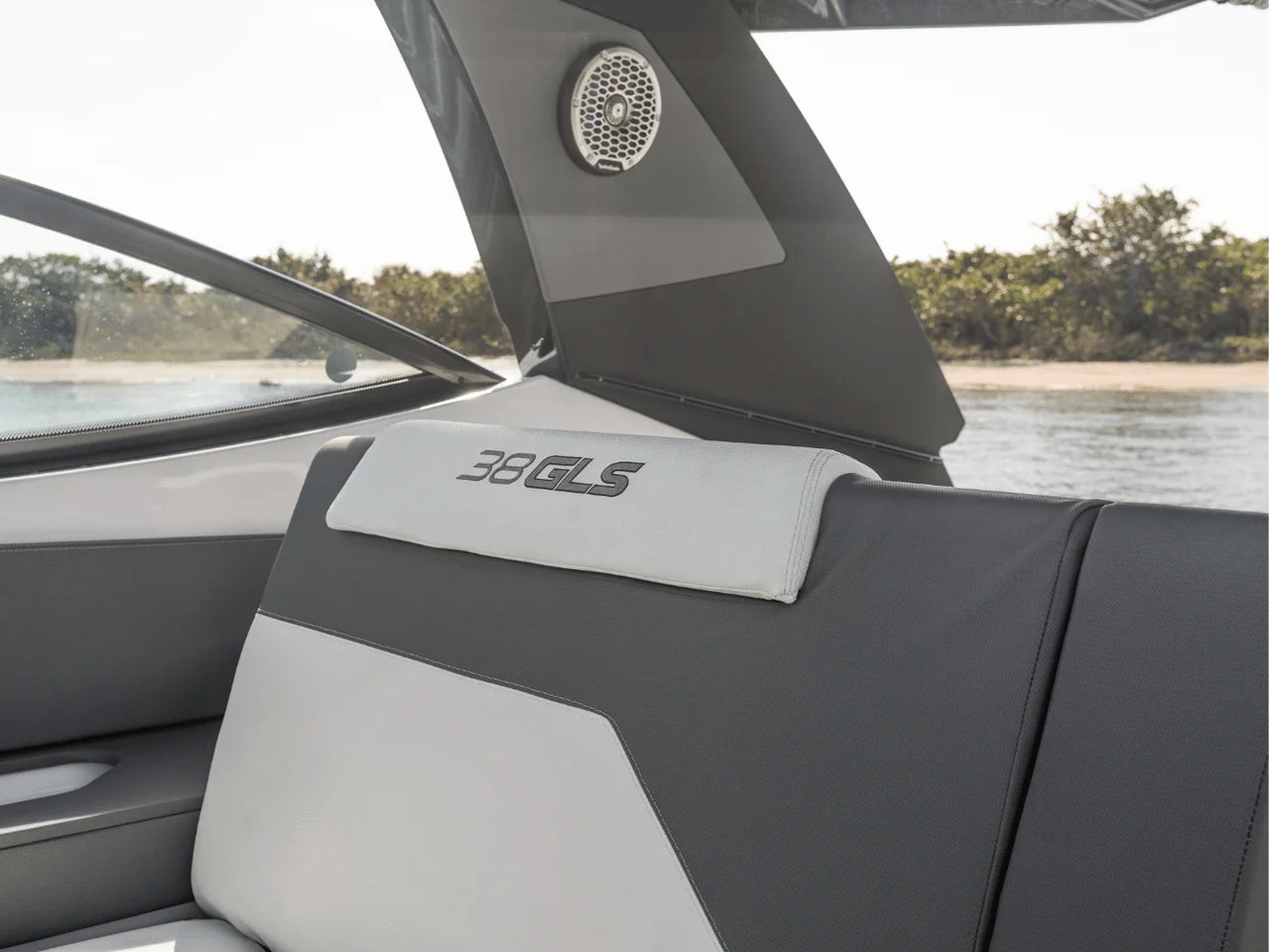 2026 Cruisers Yachts 38 GLS Outboard 38.0 feet, Inuvik, Northwest Territories #74