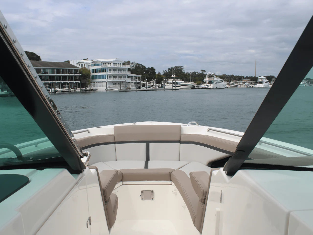 2026 Boston Whaler 330 Vantage 33.0 feet, Charleston, South Carolina #60