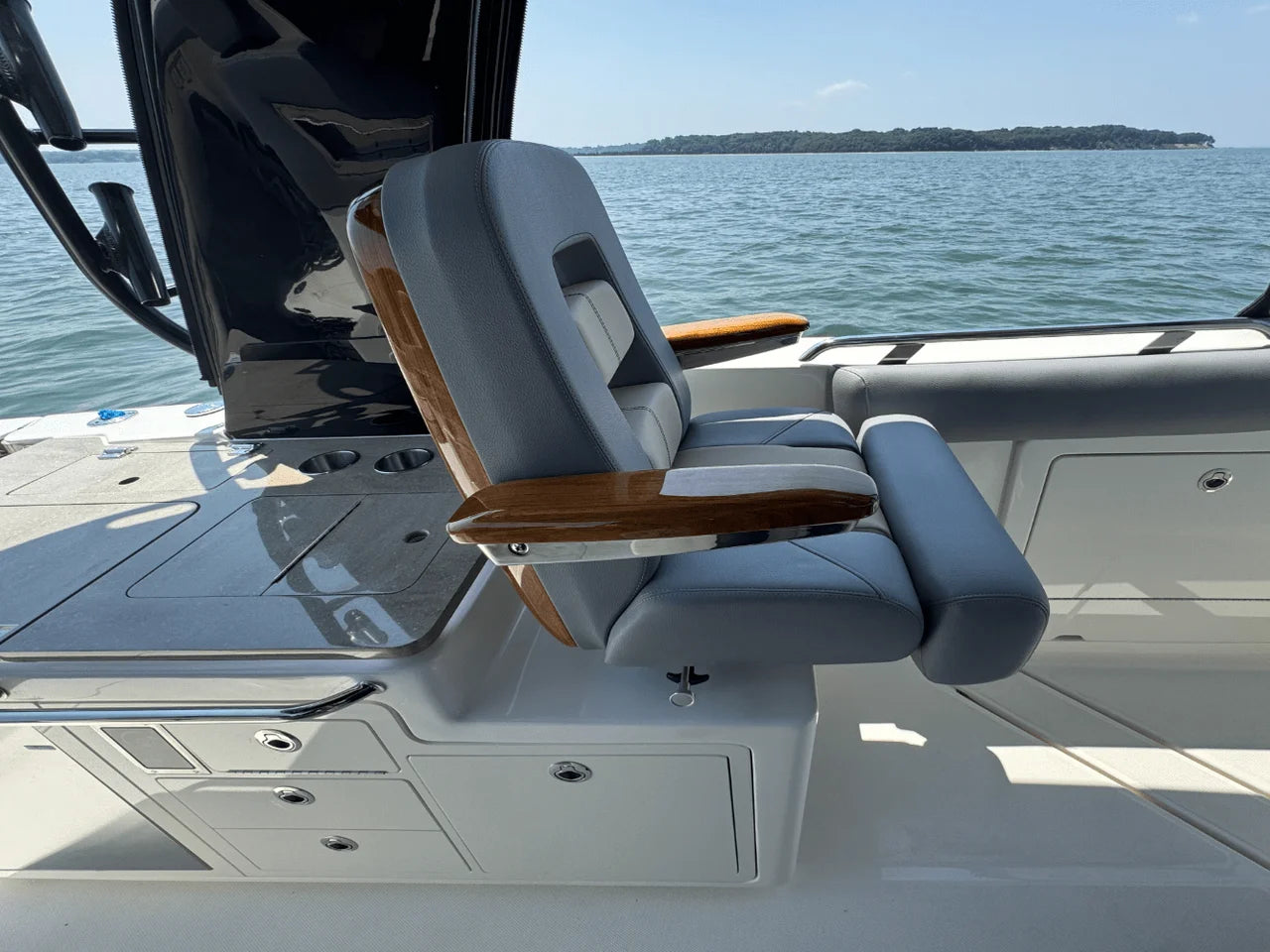 2025 Boston Whaler 380 Realm 38.0 feet, Huntington, NY #45