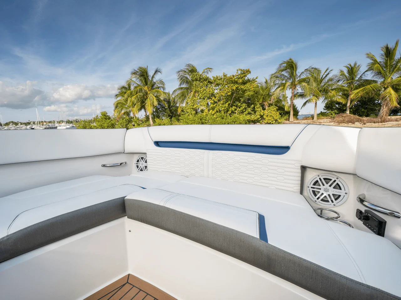 2025 Tiara Yachts LX 34 34.0 feet, Inuvik, Northwest Territories #33