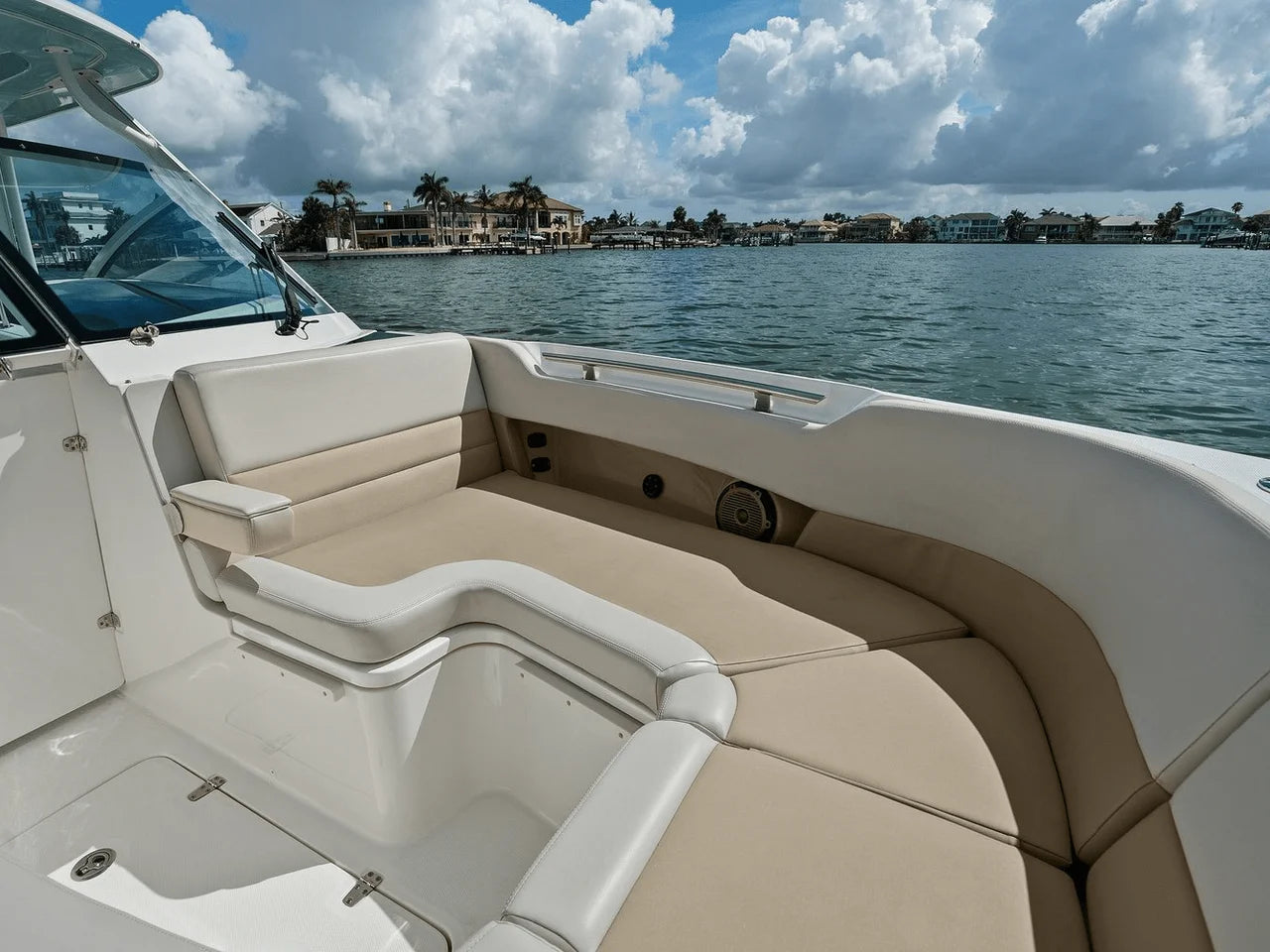 2020 Boston Whaler 320 VANTAGE 33.0 feet, St Petersburg, FL #29