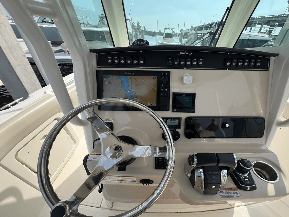2019 Boston Whaler 280 OUTRAGE 28.0 feet, Stuart, Florida #39