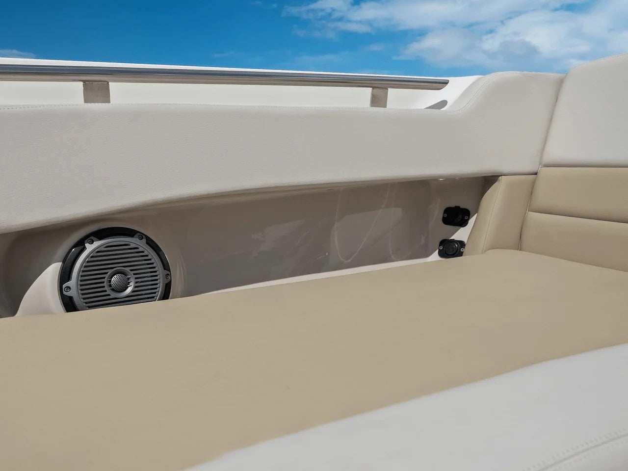 2020 Boston Whaler 320 VANTAGE 33.0 feet, St Petersburg, FL #26