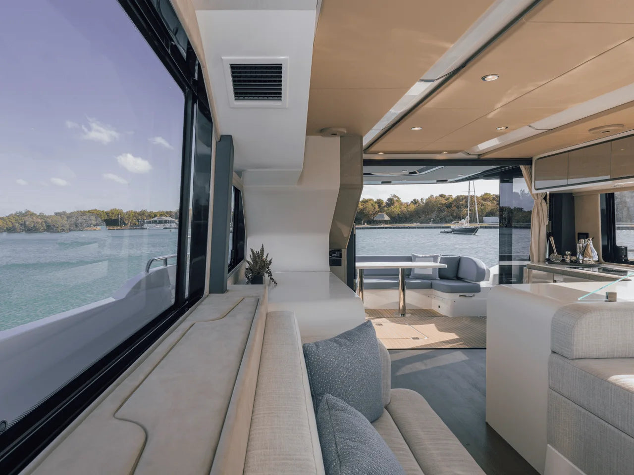 2026 Cruisers Yachts 57 FLY 57.0 feet, Inuvik, Northwest Territories #75