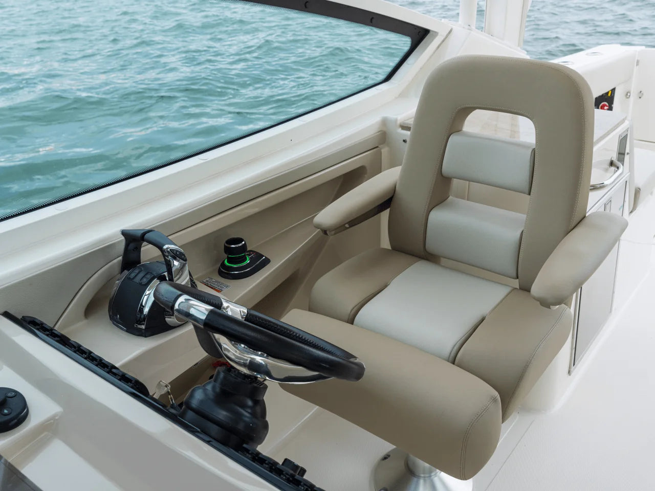 2027 Boston Whaler 280 Vantage 27.0 feet, Naples, Florida #55