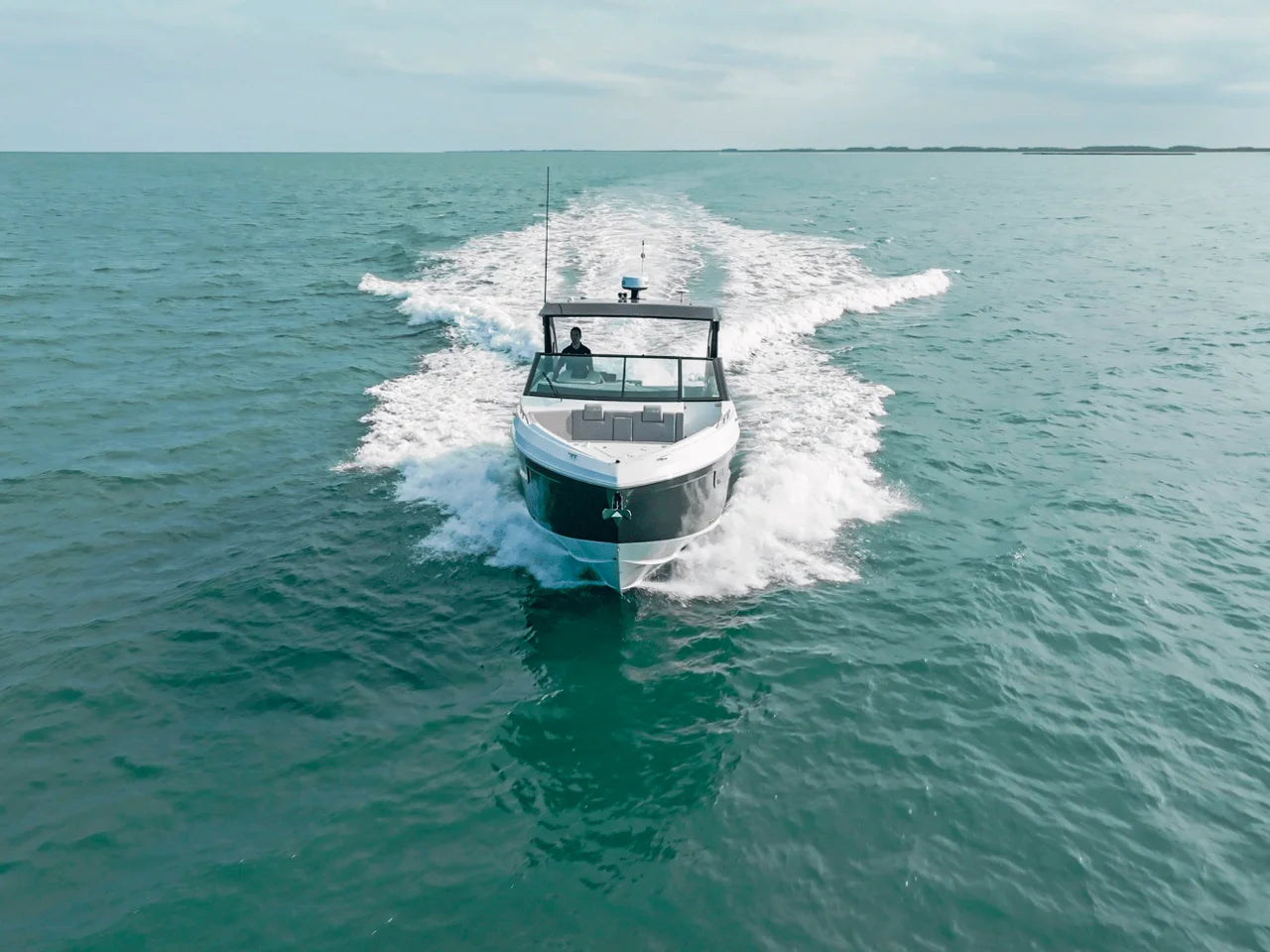 2027 Cruisers Yachts 34 GLS Outboard 34.0 feet, Sarasota, FL #26