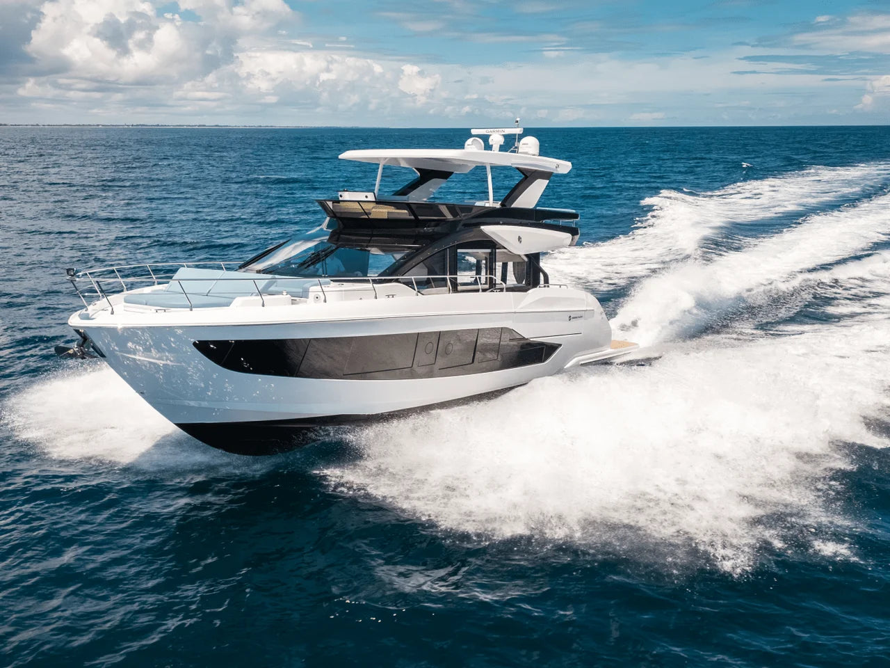 2026 Cruisers Yachts 57 FLY 57.0 feet, Jupiter, Florida #9
