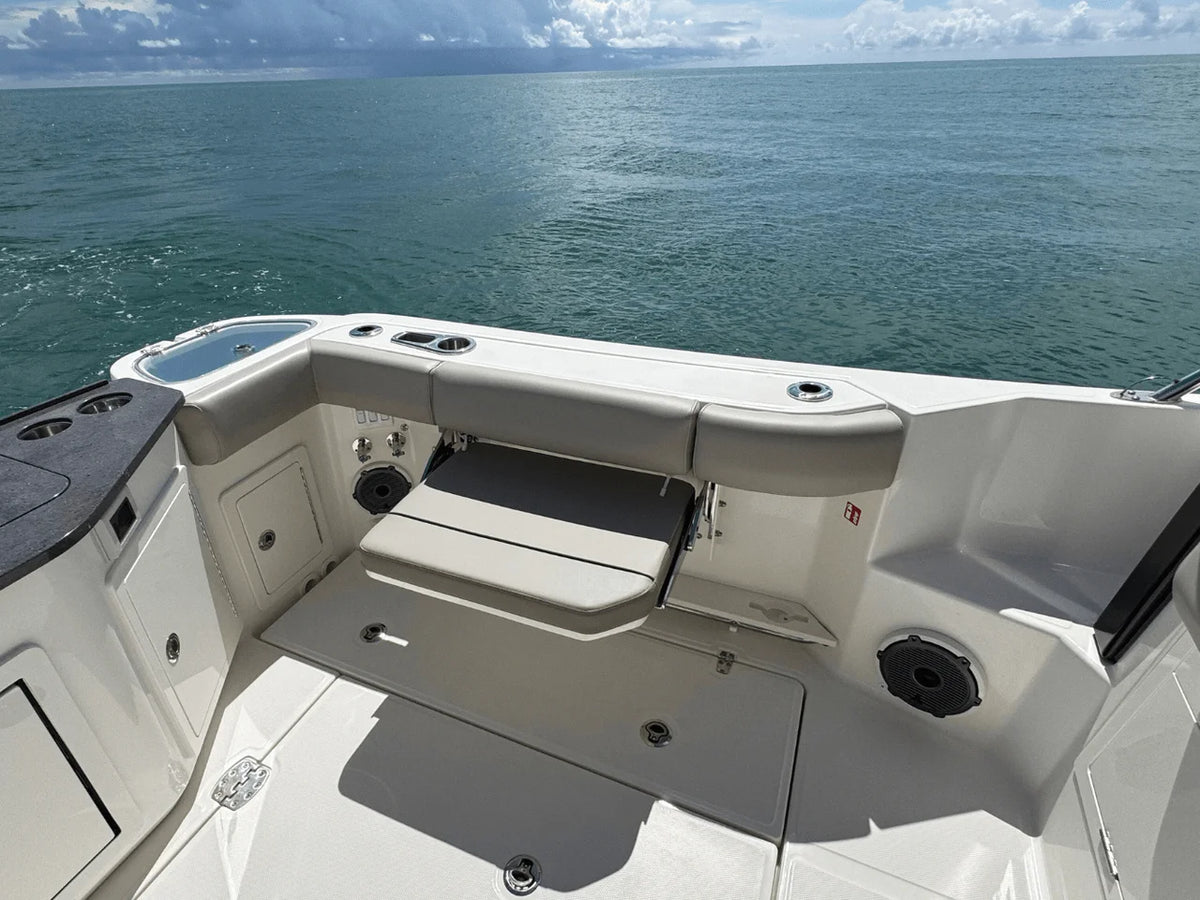2026 Boston Whaler 365 Conquest 36.0 feet, Jupiter, Florida #12