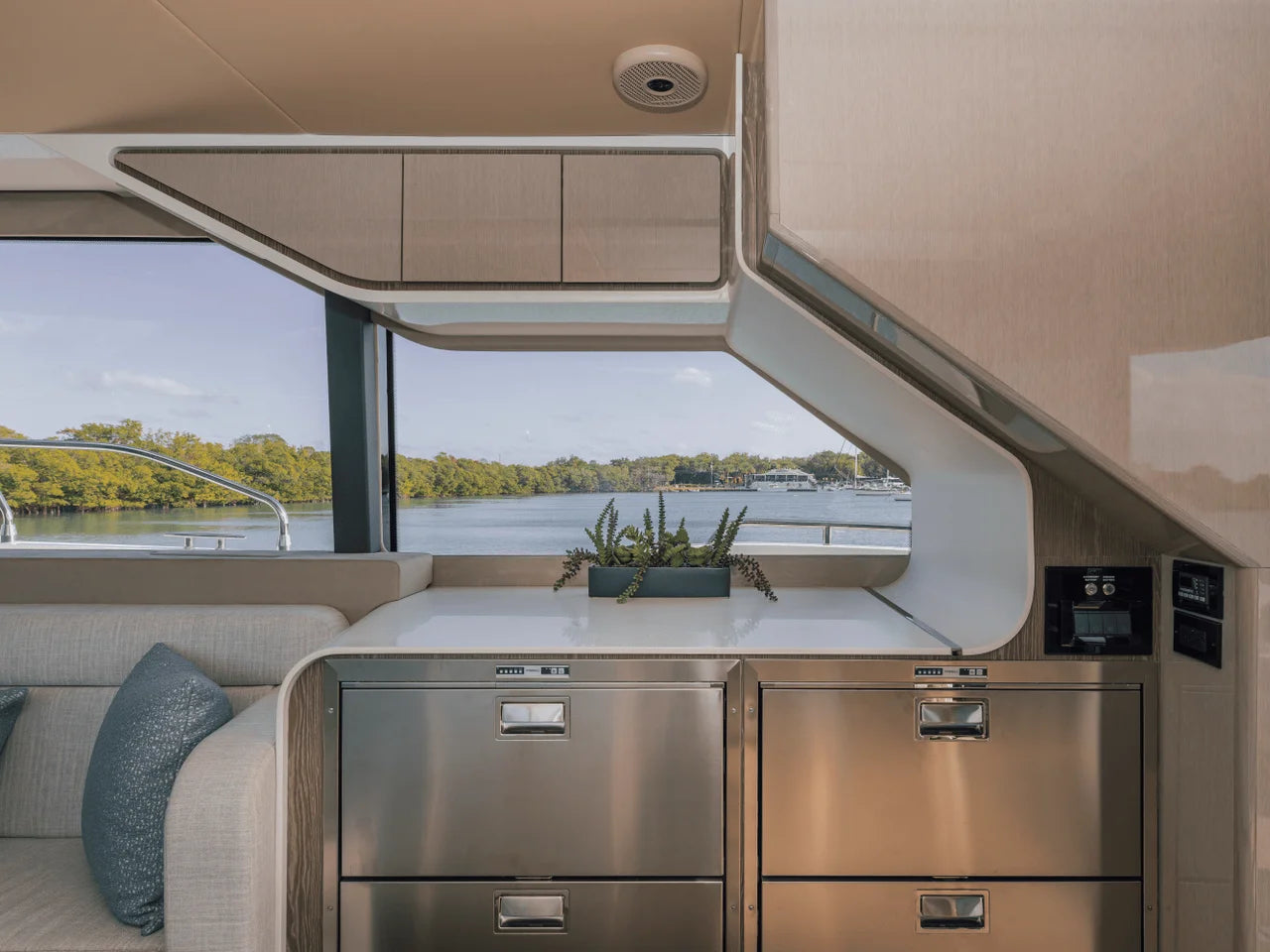 2027 Cruisers Yachts 57 FLY 57.0 feet, Naples, Florida #82