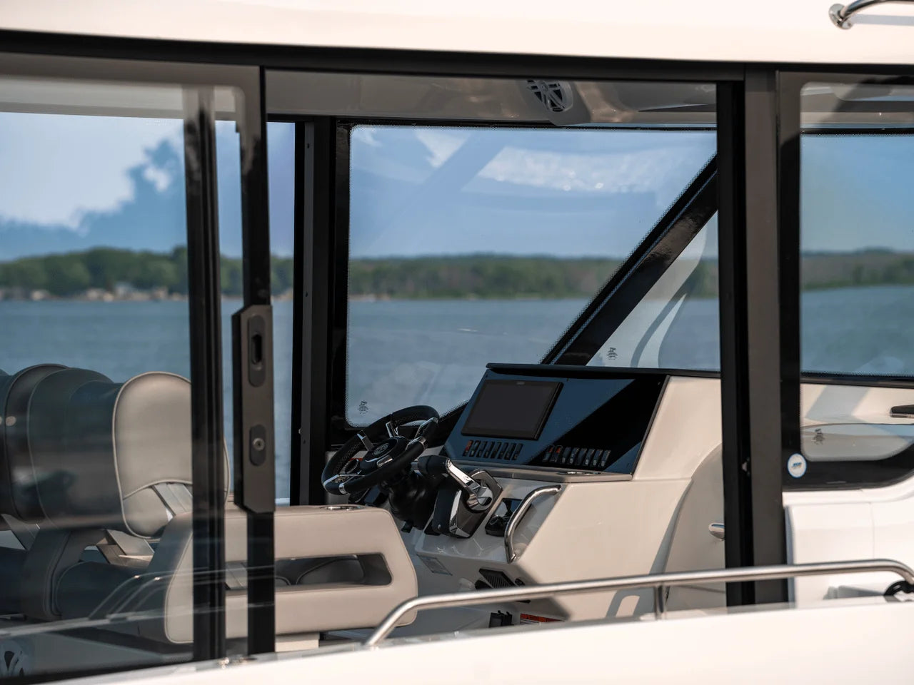 2026 Cruisers Yachts 38 VTR EC 38.0 feet, Inuvik, Northwest Territories #9