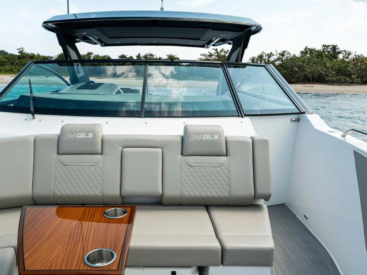 2027 Cruisers Yachts 34 GLS Outboard 34.0 feet, Venice, Florida #111