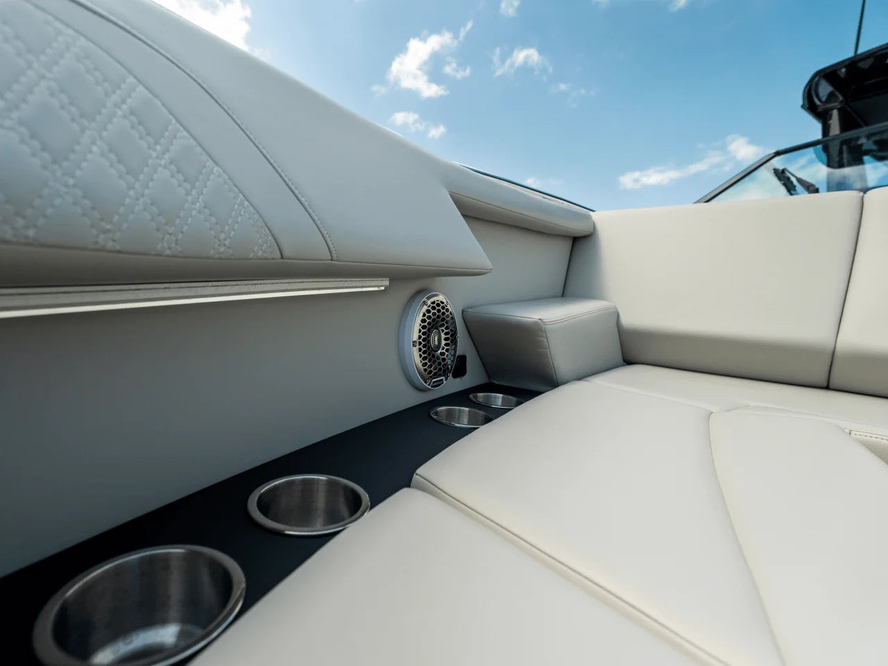 2026 Cruisers Yachts 34 GLS Outboard 35.0 feet, Inuvik, Northwest Territories #108