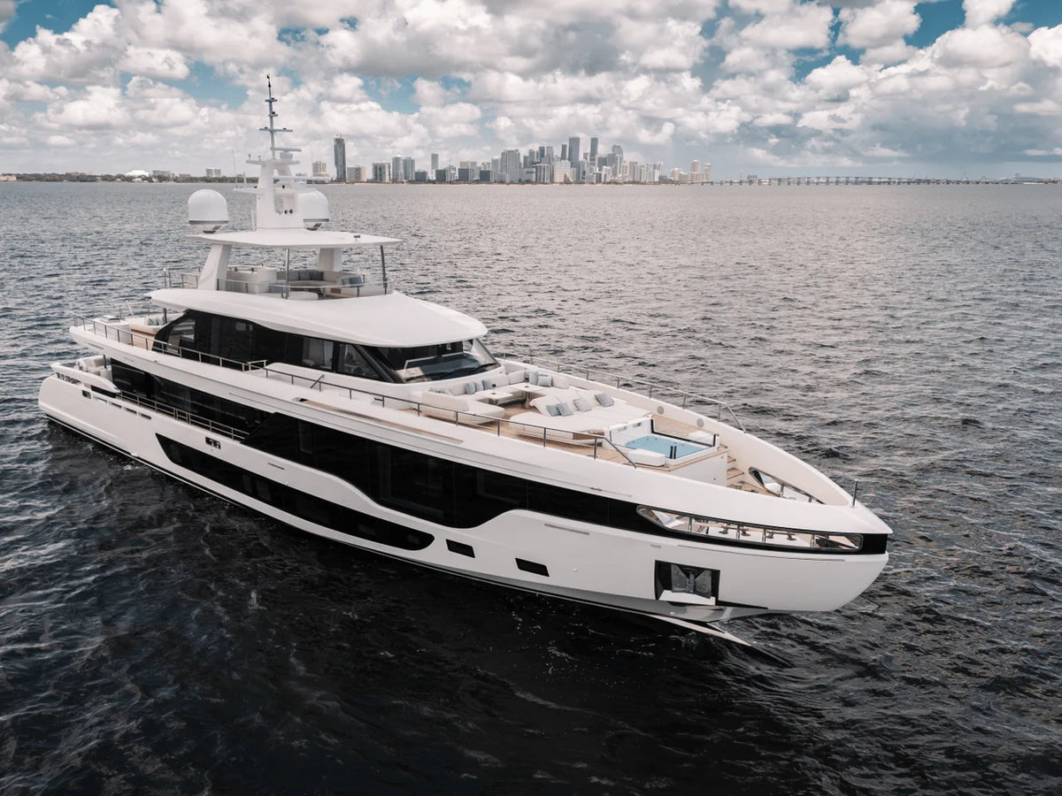 2027 Azimut Grande 36M 115.0 feet, Inuvik, Northwest Territories #2