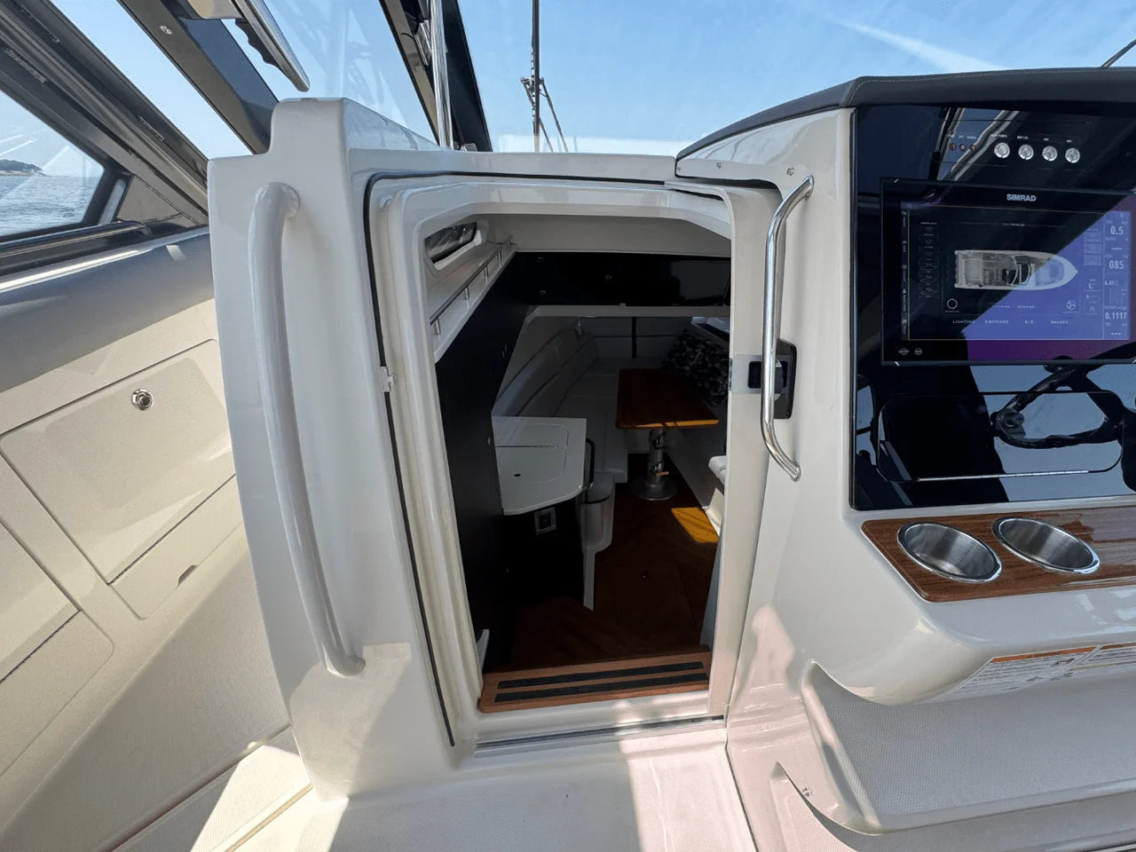 2025 Boston Whaler 380 Realm 38.0 feet, Huntington, NY #50