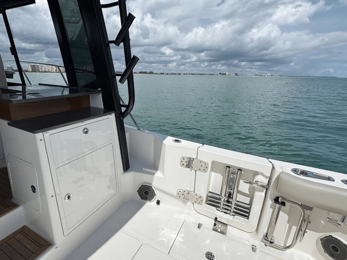 2026 Boston Whaler 365 Conquest 36.0 feet, Jupiter, Florida #16