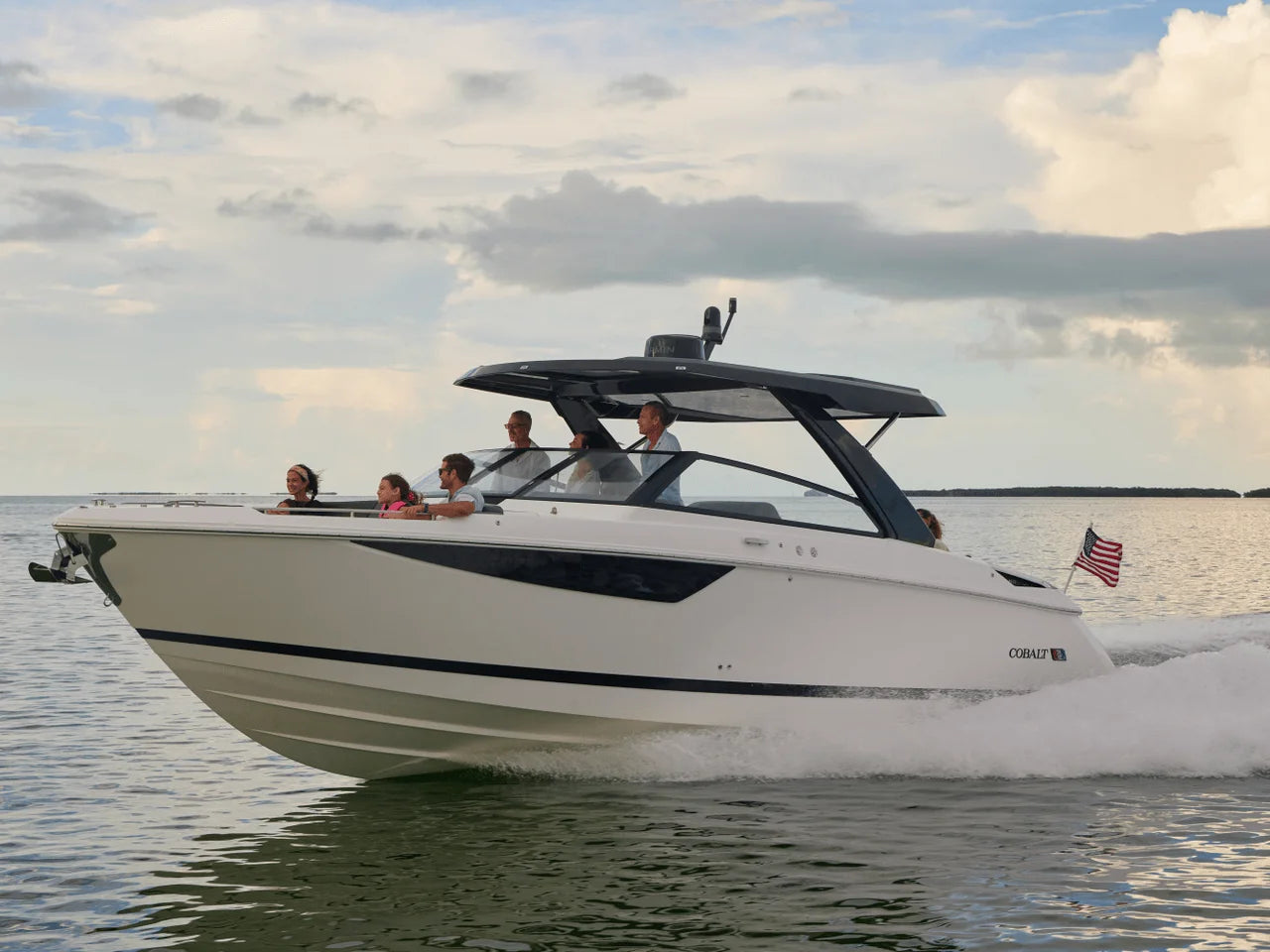 2026 Cobalt R35 Outboard 35.0 feet, Inuvik, Northwest Territories #1