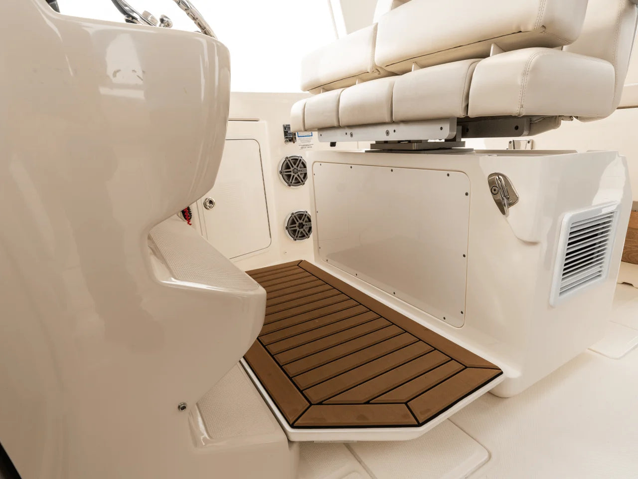 2027 Boston Whaler 380 Realm 38.0 feet, Naples, Florida #108
