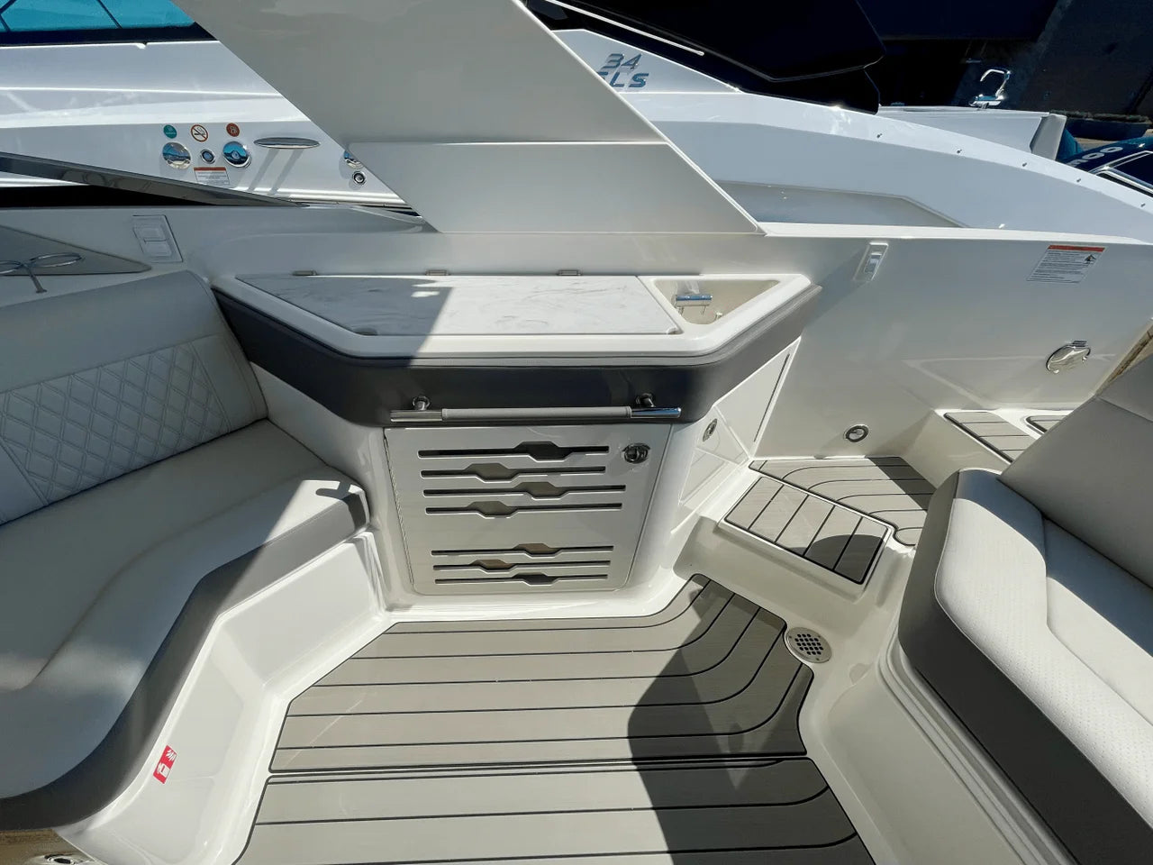 2026 Sea Ray SLX 310 Outboard 31.0 feet, Danvers, Massachusetts #9