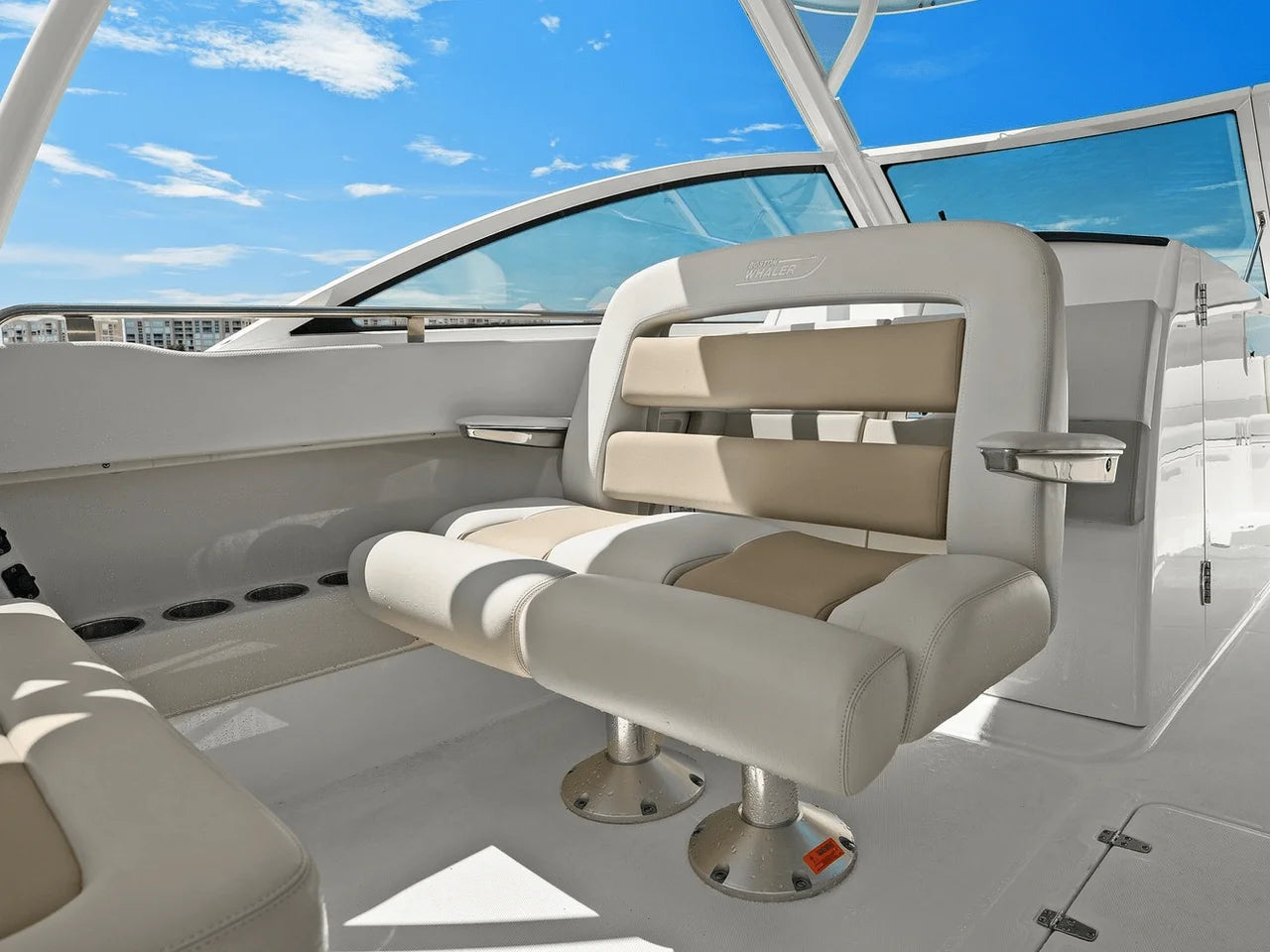 2020 Boston Whaler 320 VANTAGE 33.0 feet, St Petersburg, FL #43