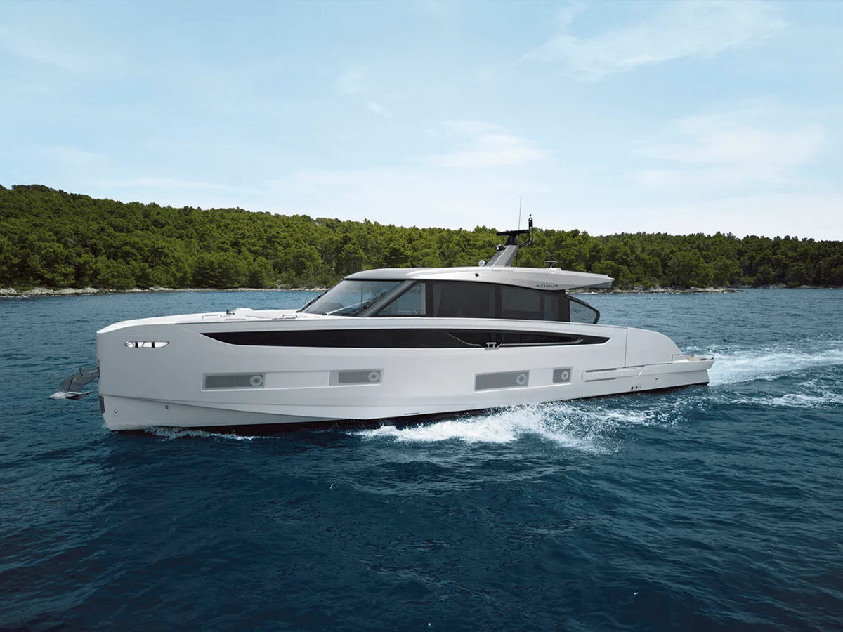 2027 Azimut Seadeck 6 56.583 feet, Inuvik, Northwest Territories #1