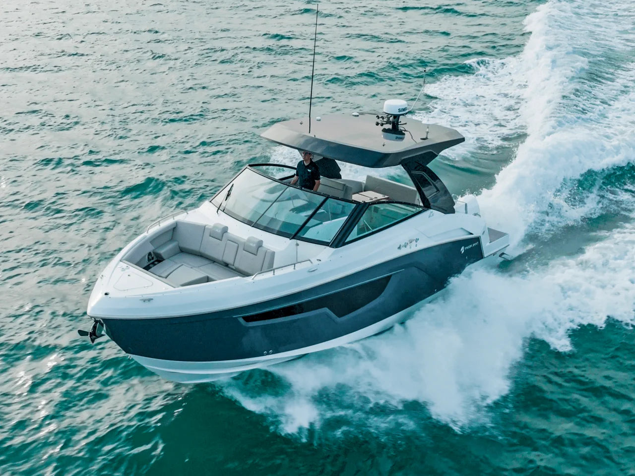 2026 Cruisers Yachts 34 GLS Outboard 35.0 feet, Inuvik, Northwest Territories #2