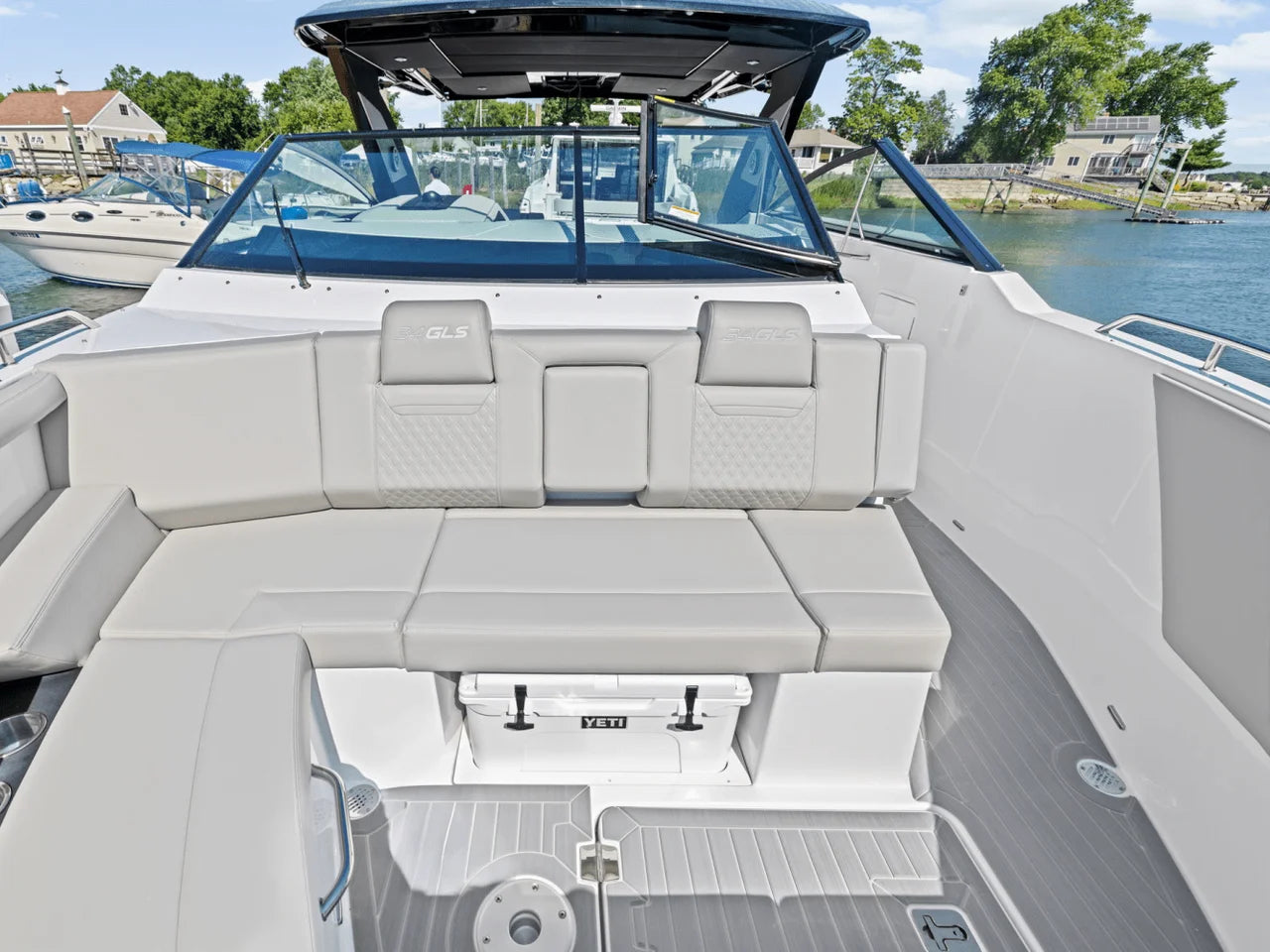 2026 Cruisers Yachts 34 GLS Outboard 34.0 feet, Danvers, Massachusetts #60