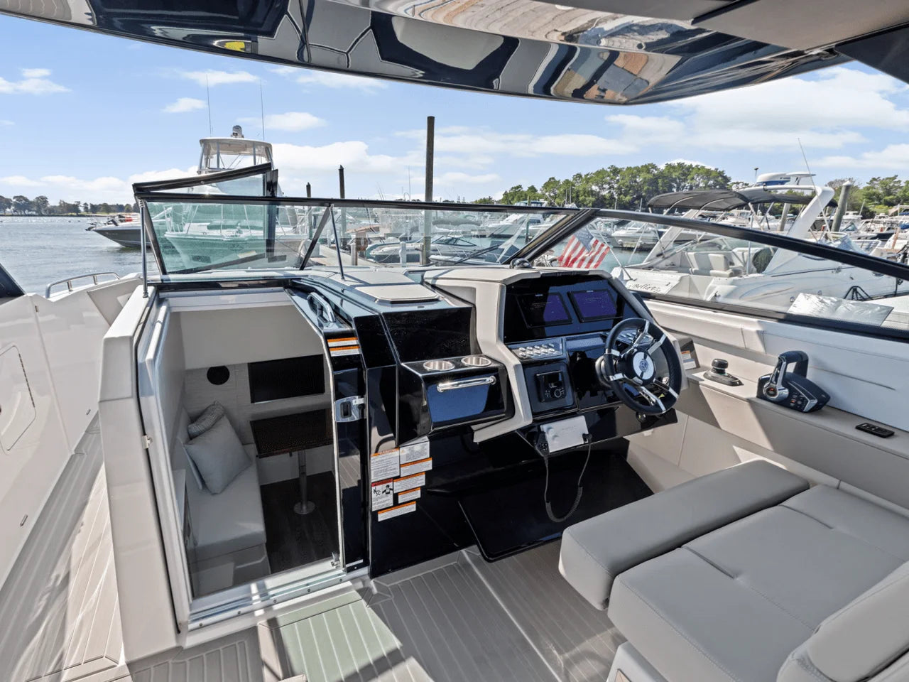 2026 Cruisers Yachts 34 GLS Outboard 34.0 feet, Danvers, Massachusetts #34