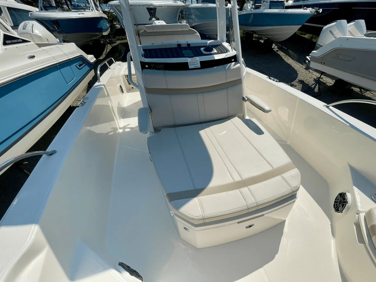2026 Boston Whaler 250 Dauntless 25.0 feet, Quincy, MA #21