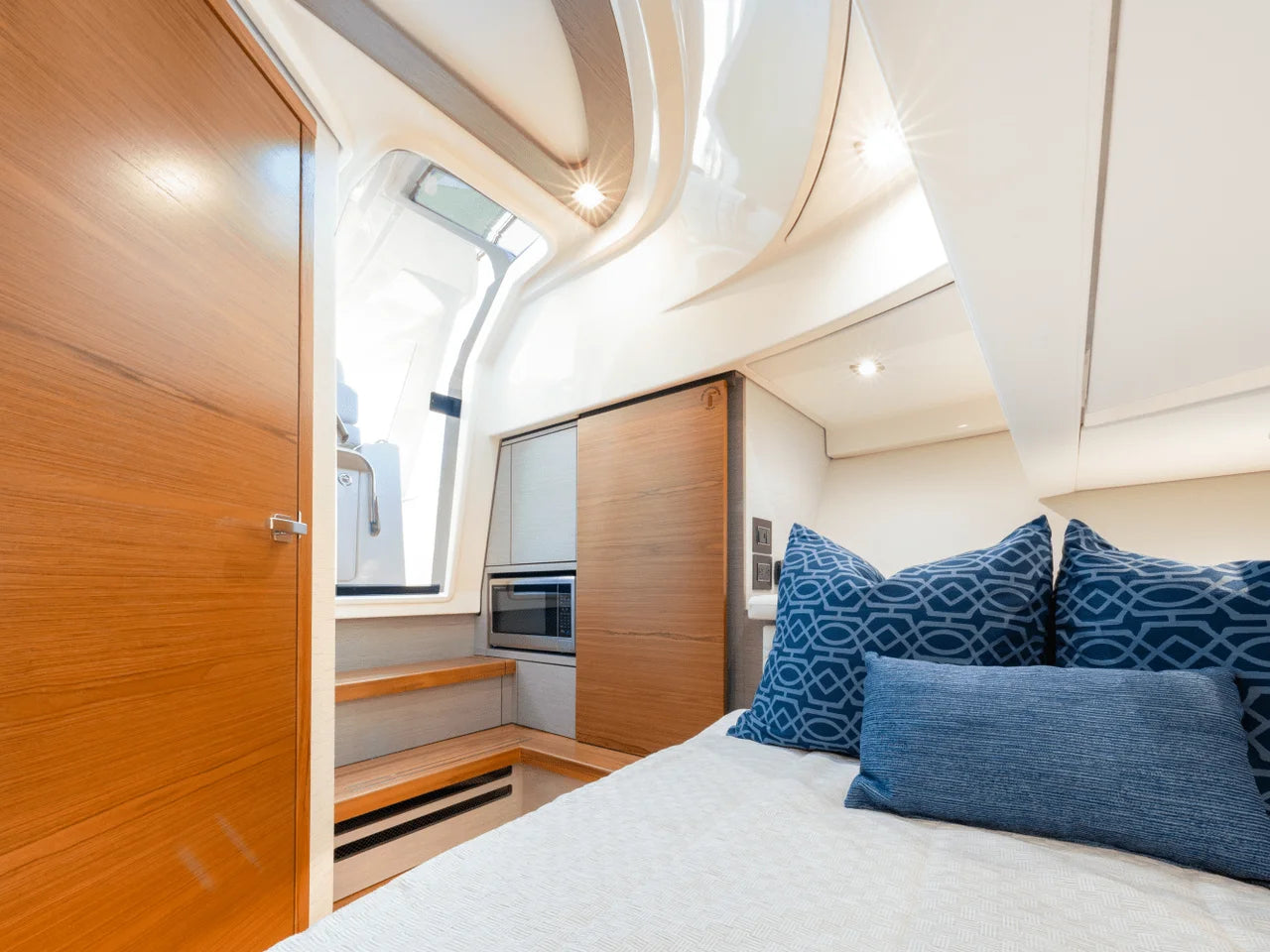 2025 Tiara Yachts LS 38 38.0 feet, Inuvik, Northwest Territories #43