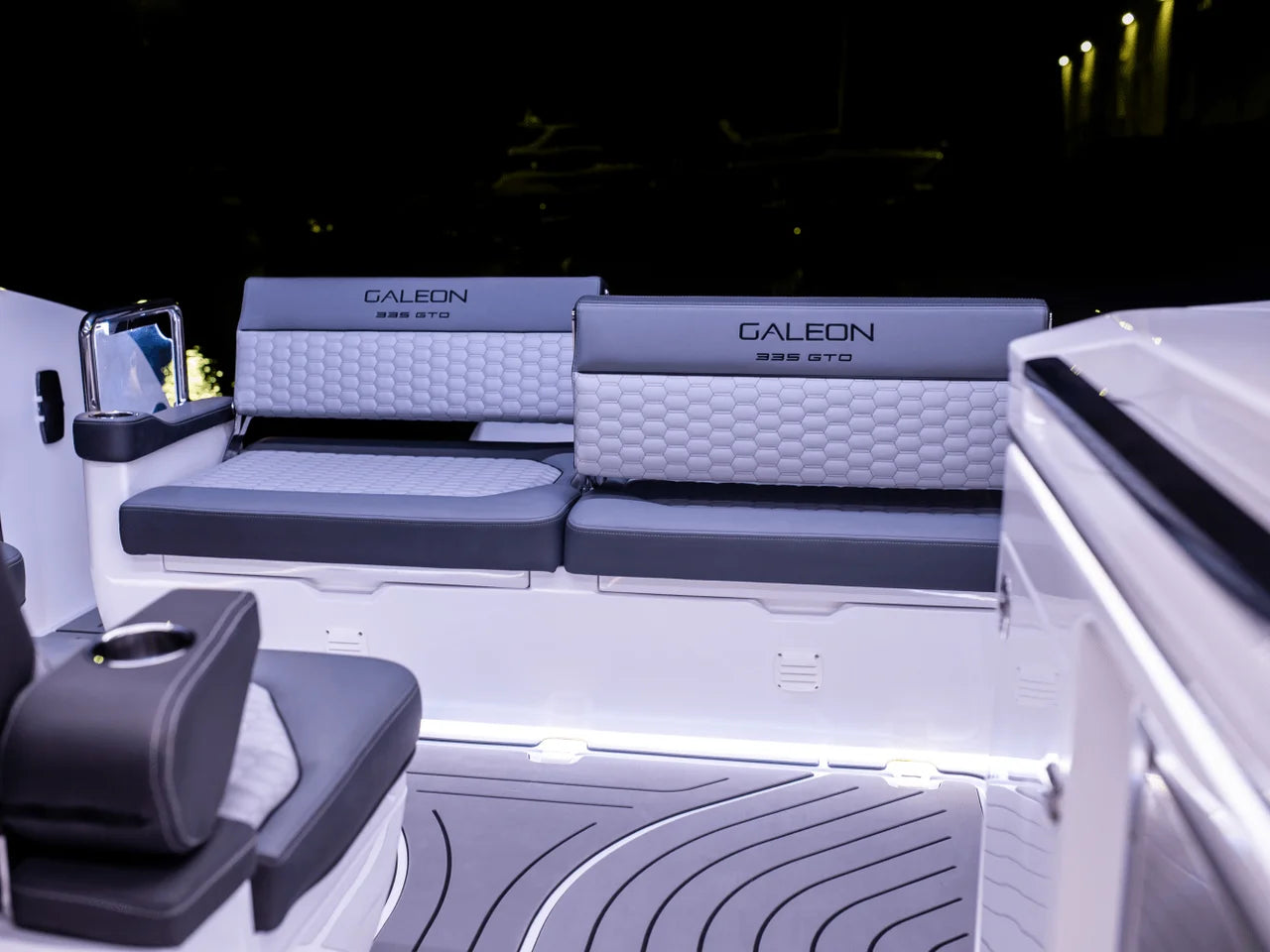 2026 Galeon 335 GTO 33.0 feet, Inuvik, Northwest Territories #77