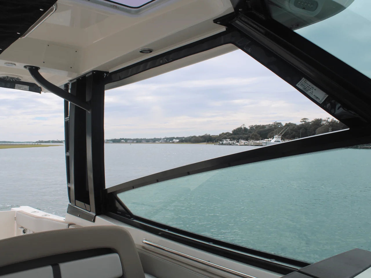 2026 Boston Whaler 330 Vantage 33.0 feet, Wrightsville Beach, North Carolina #42