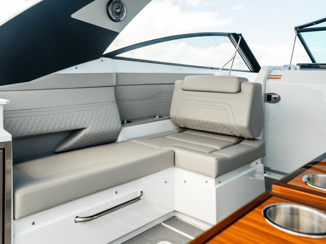 2027 Cruisers Yachts 34 GLS Outboard 34.0 feet, Venice, Florida #89