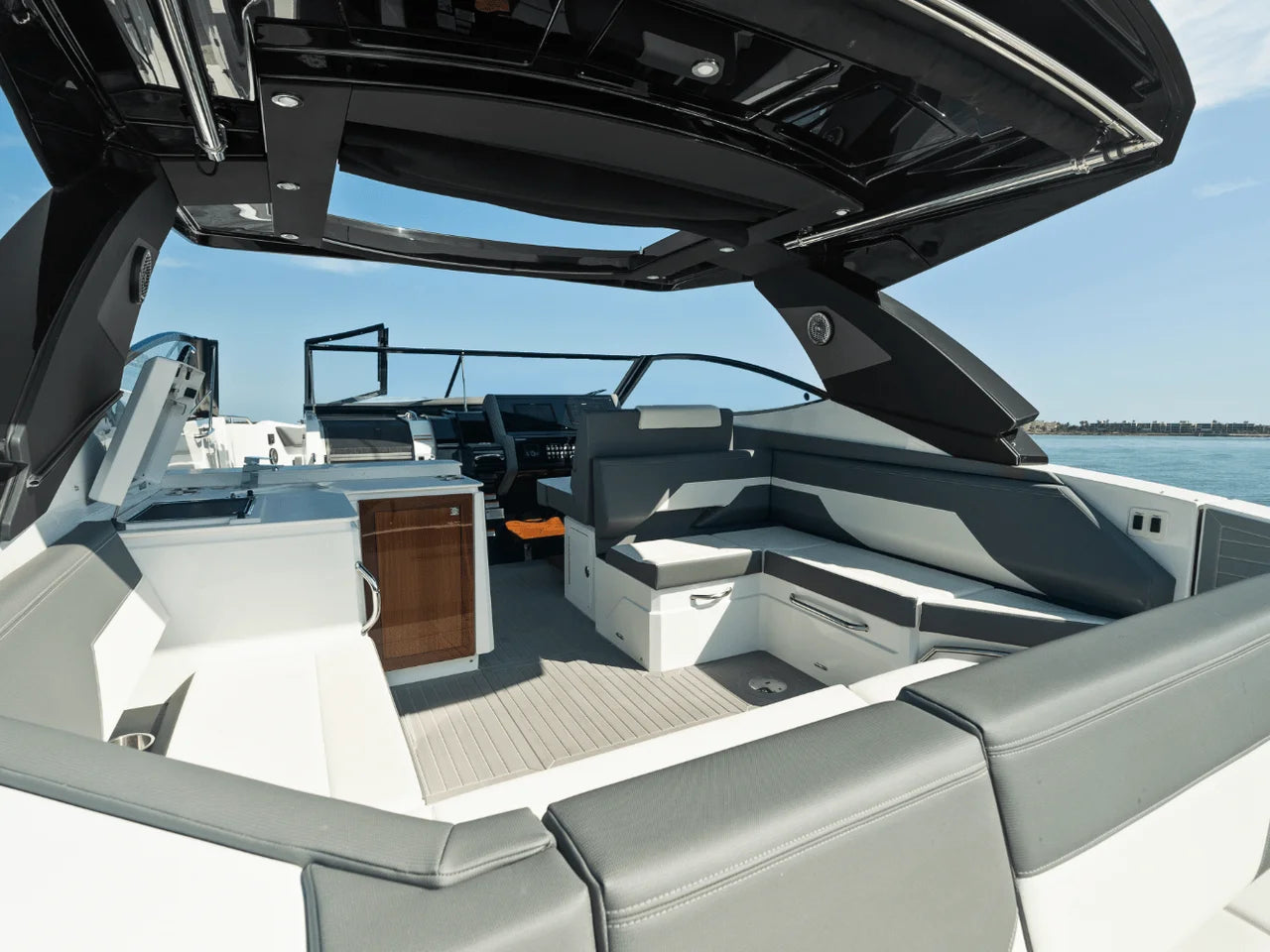 2026 Cruisers Yachts 38 GLS Outboard 38.0 feet, Inuvik, Northwest Territories #71