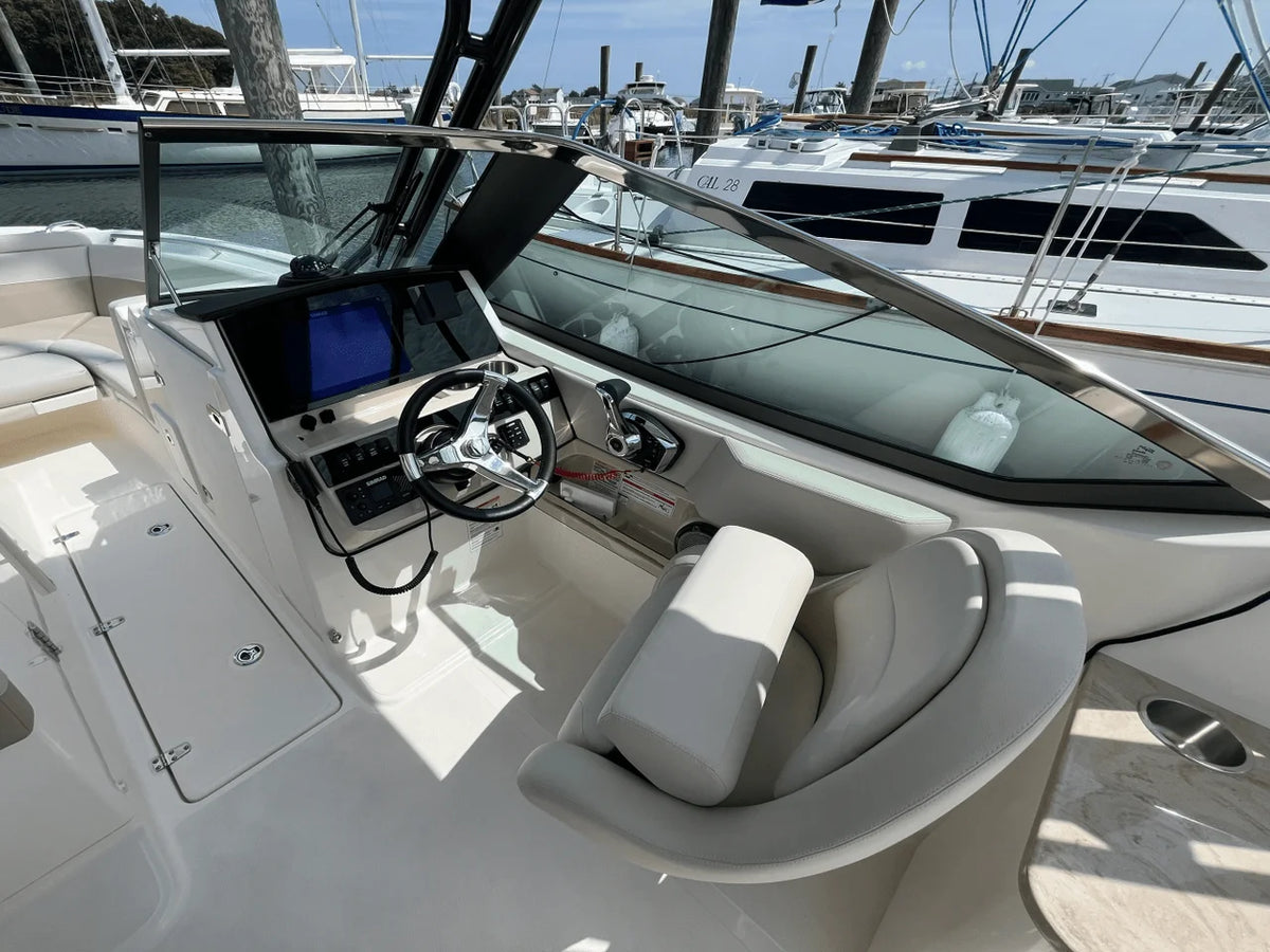 2026 Boston Whaler 240 Vantage 24.0 feet, Westbrook, Connecticut #9